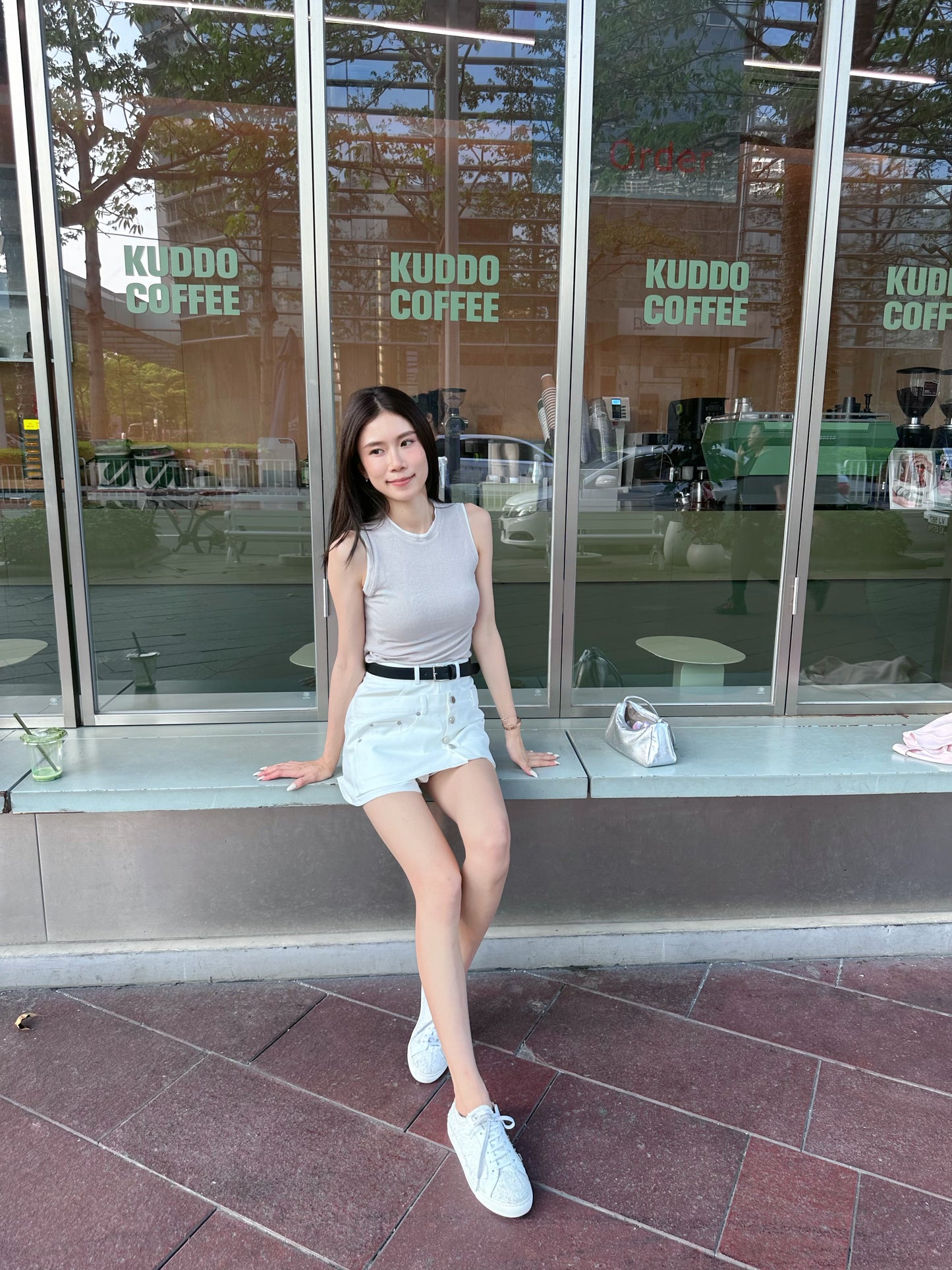 Outlined Soft Tank Top