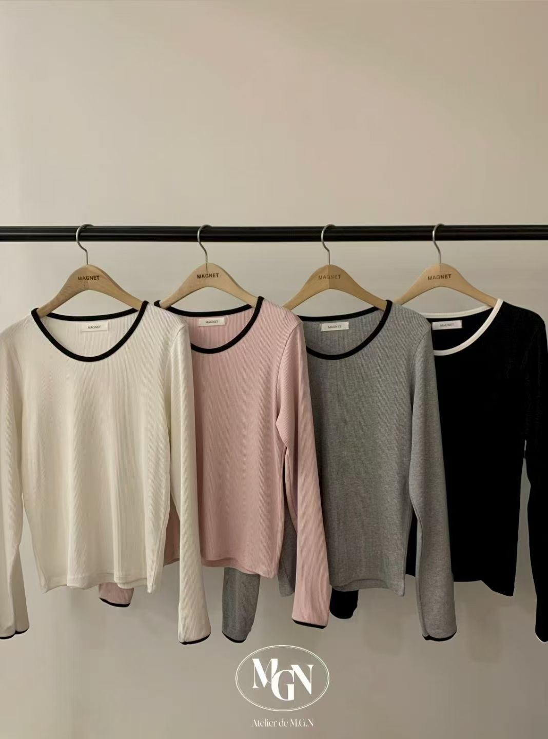 Outline Base Long Sleeves Top