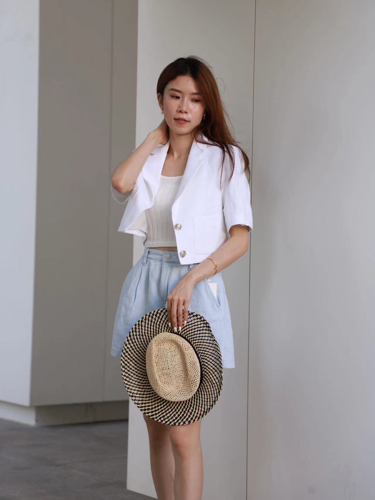 Cropped Linen Blazer with pads