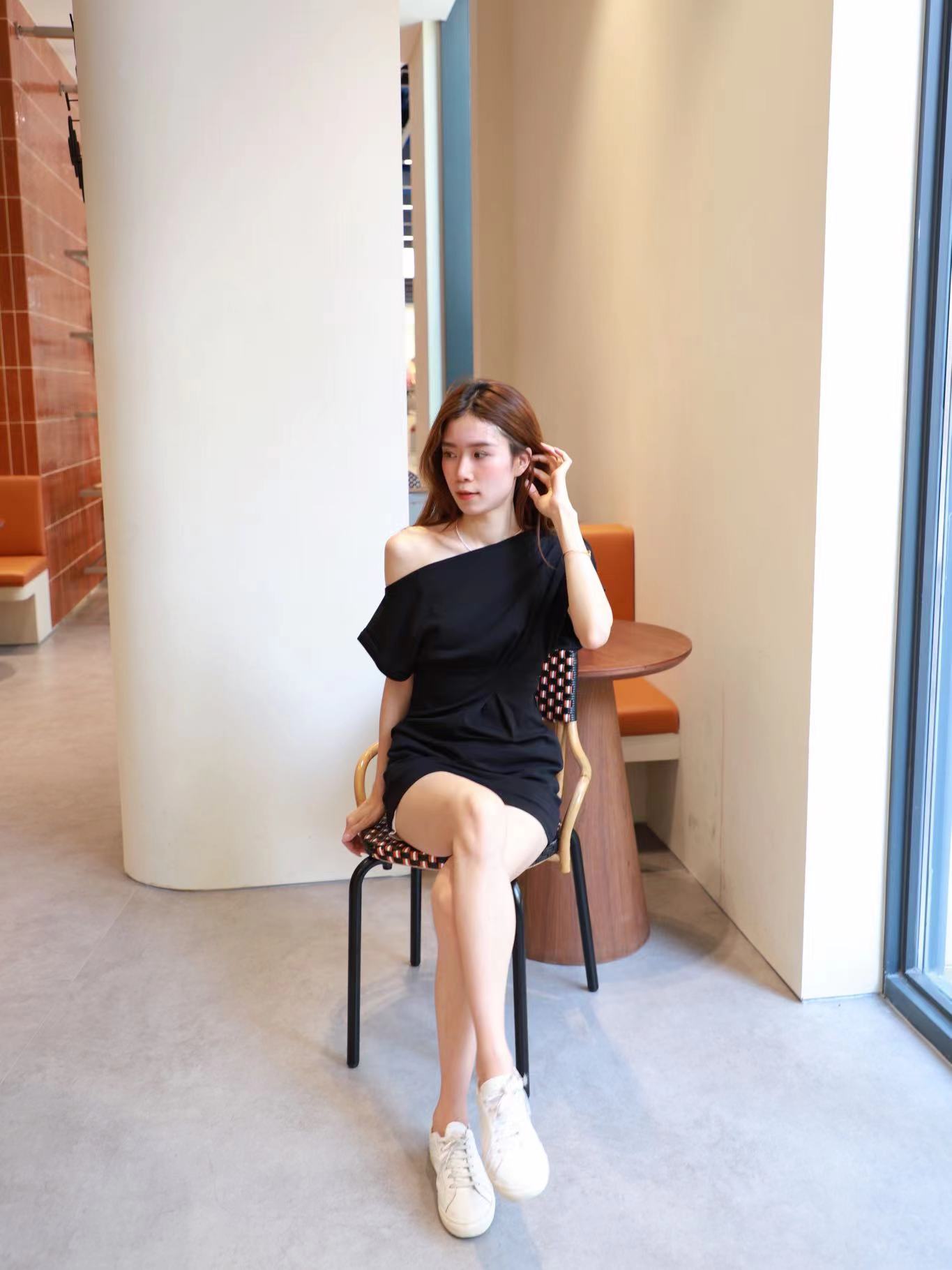 Lilian One Side off shoulder Mini Dress