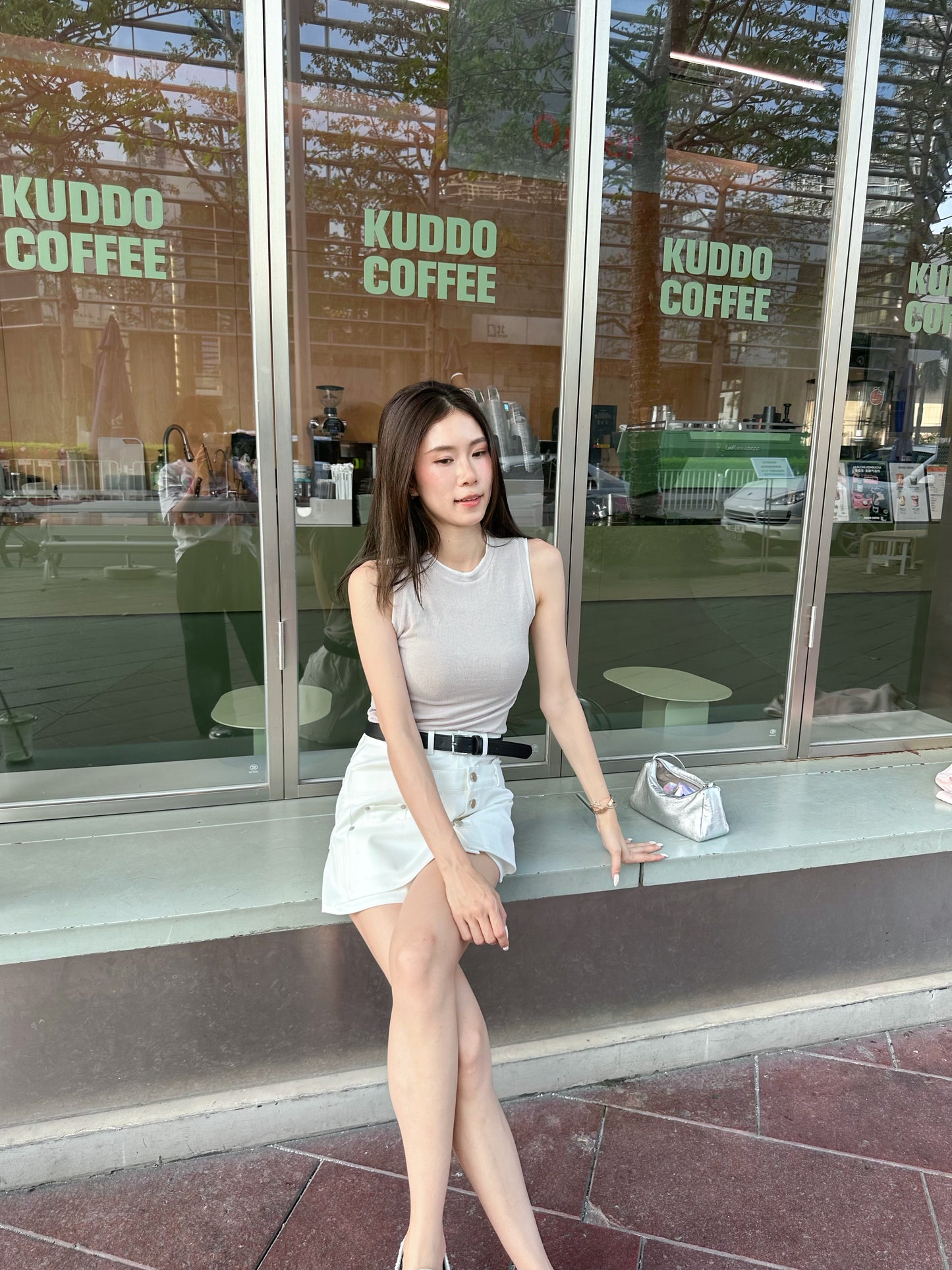 Outlined Soft Tank Top