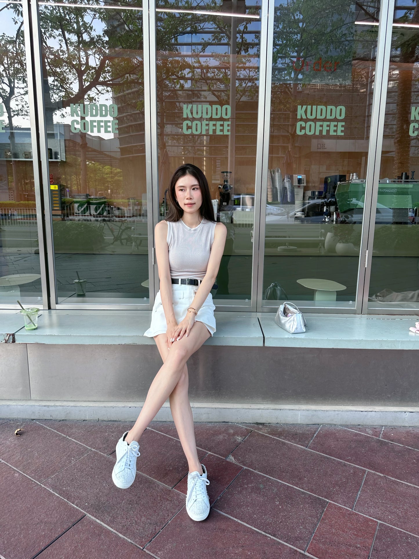 Outlined Soft Tank Top