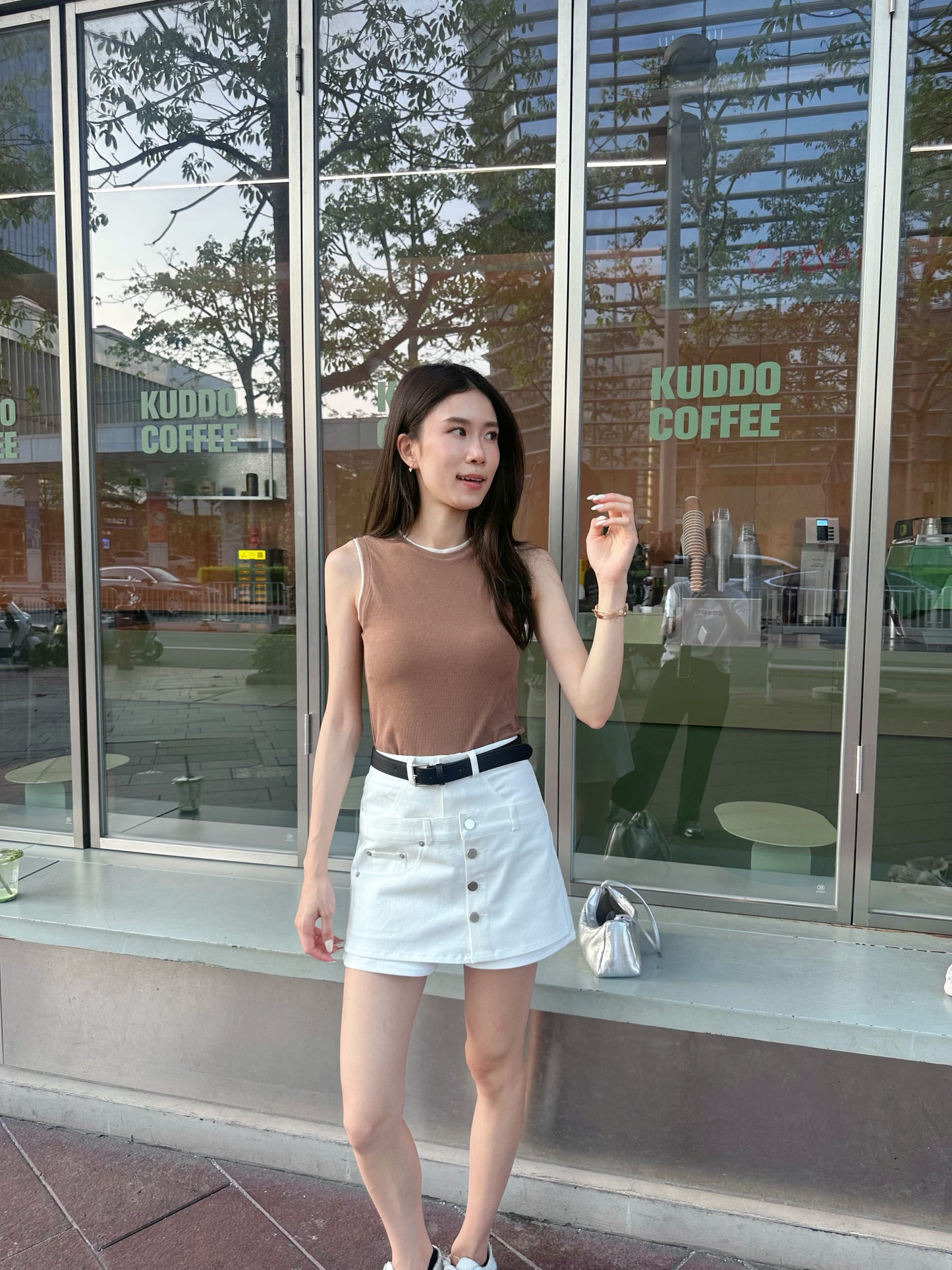 Outlined Soft Tank Top