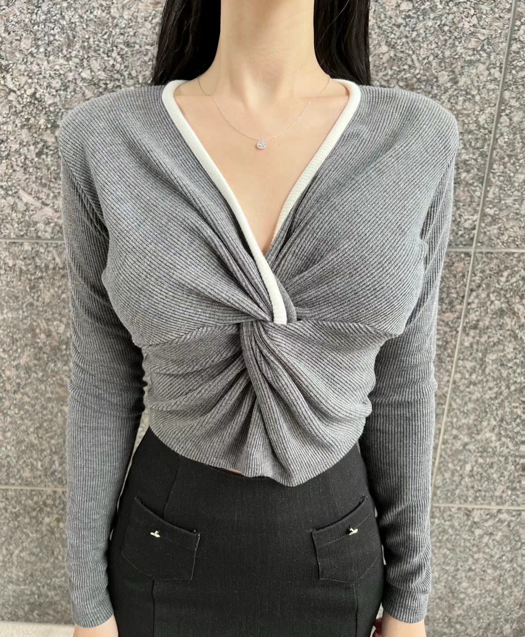 Twisted on Chest Long Sleeves Top