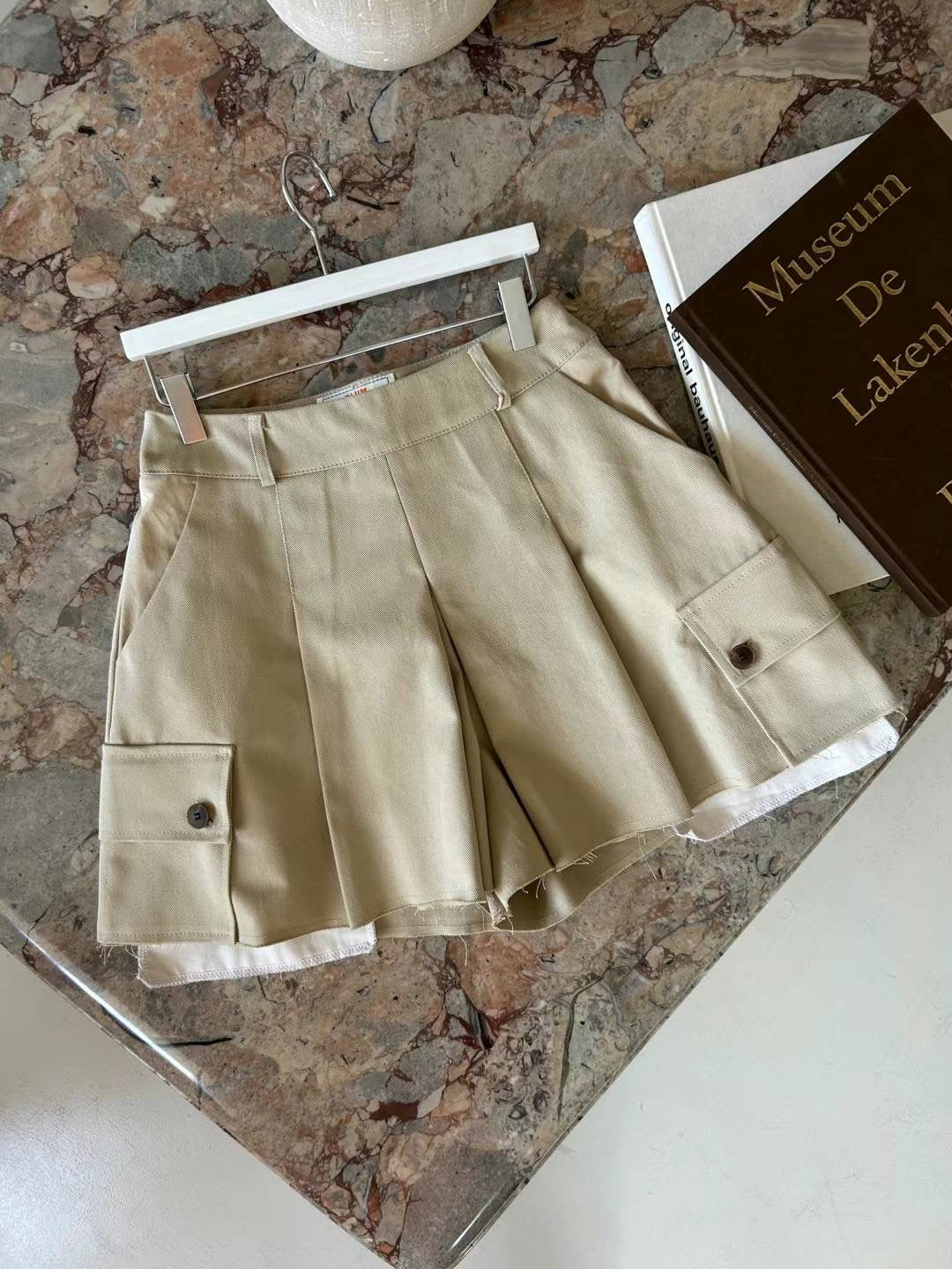 Basic Pleated Cargo Shorts