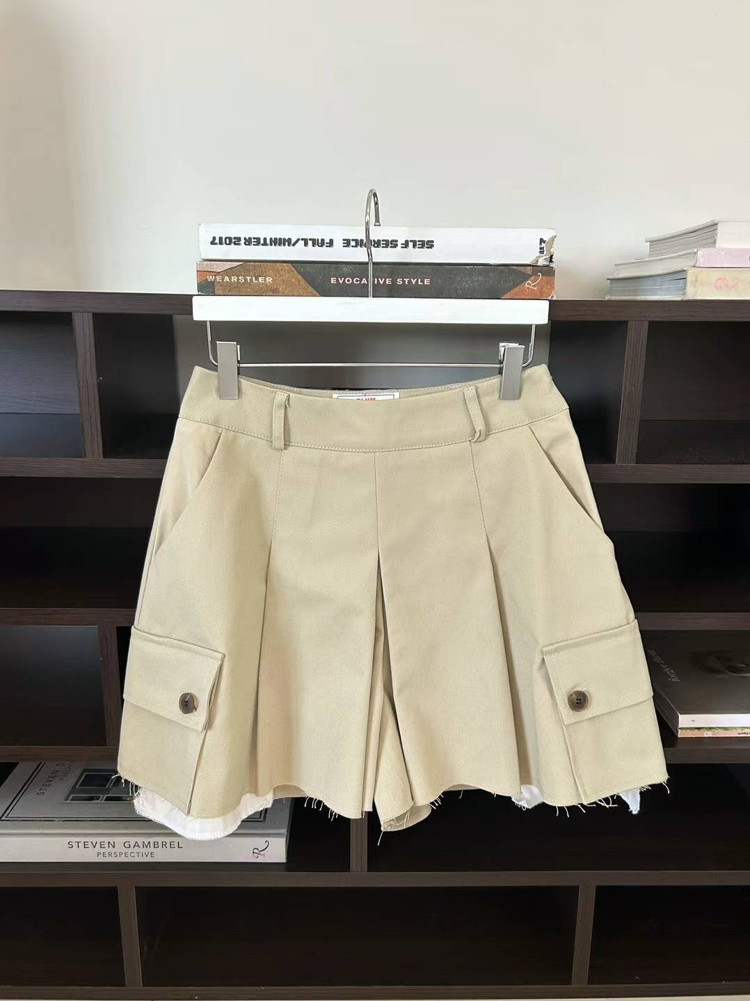 Basic Pleated Cargo Shorts