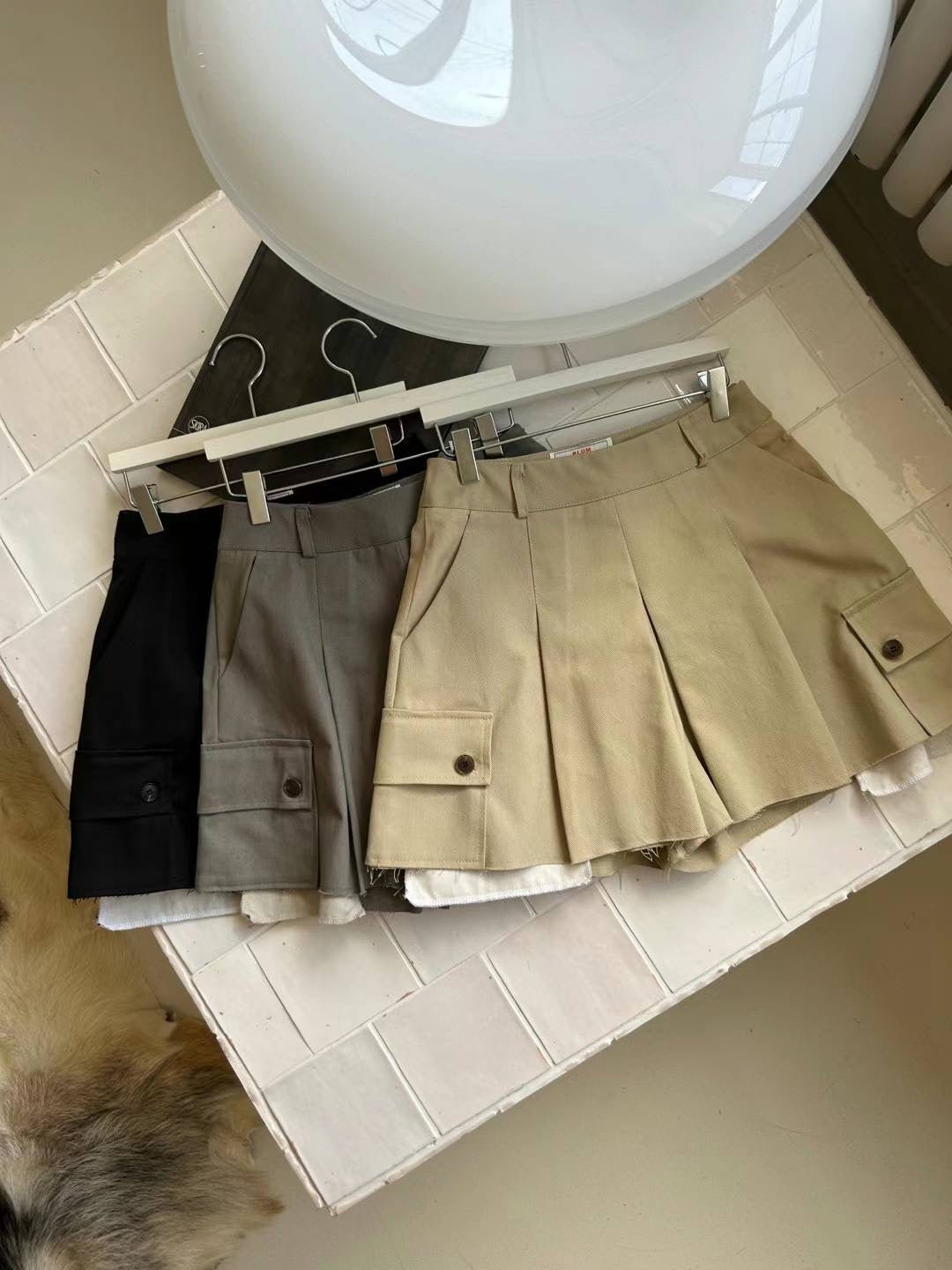 Basic Pleated Cargo Shorts