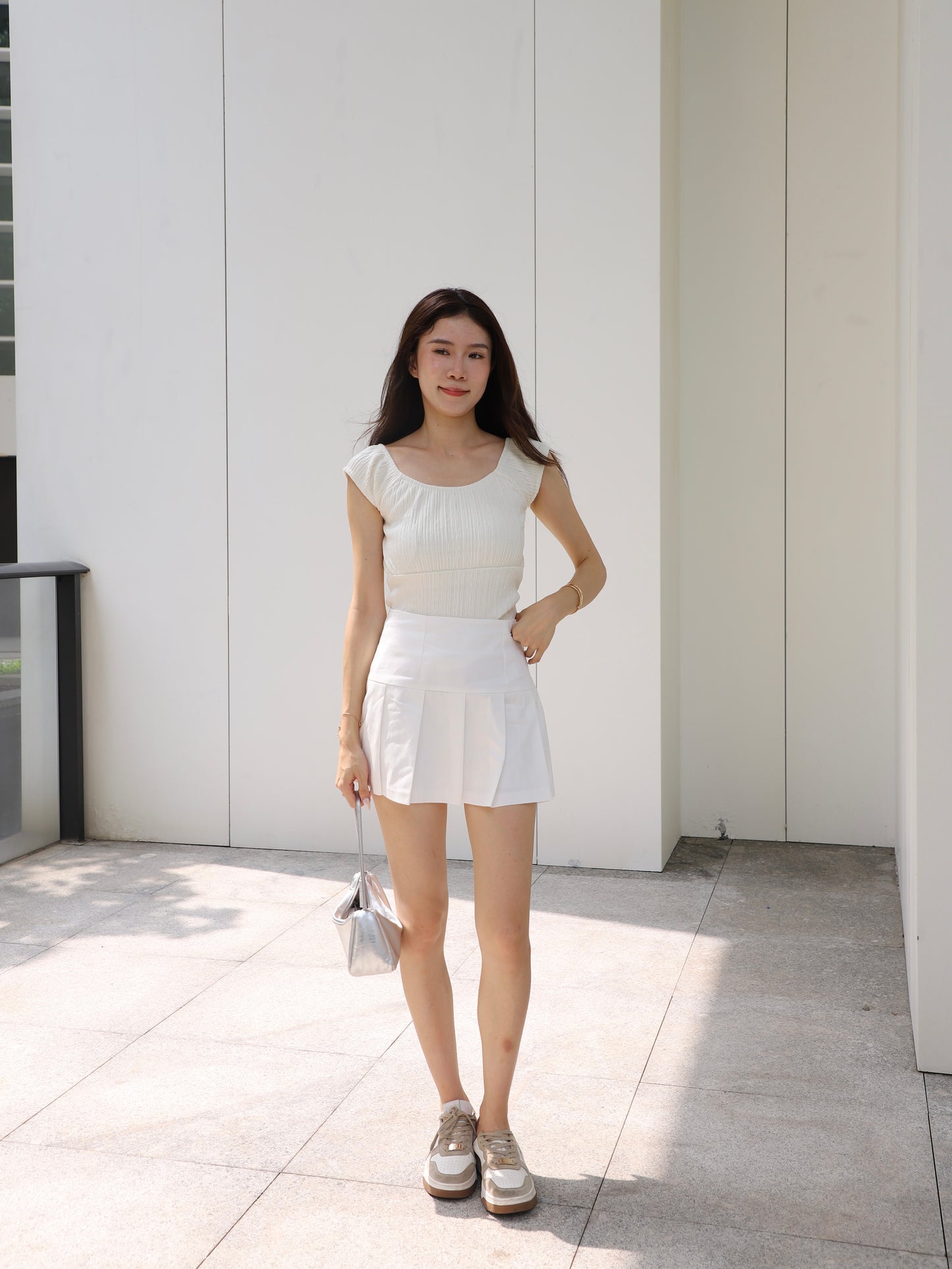 Basic T Shirt with Circle Neck