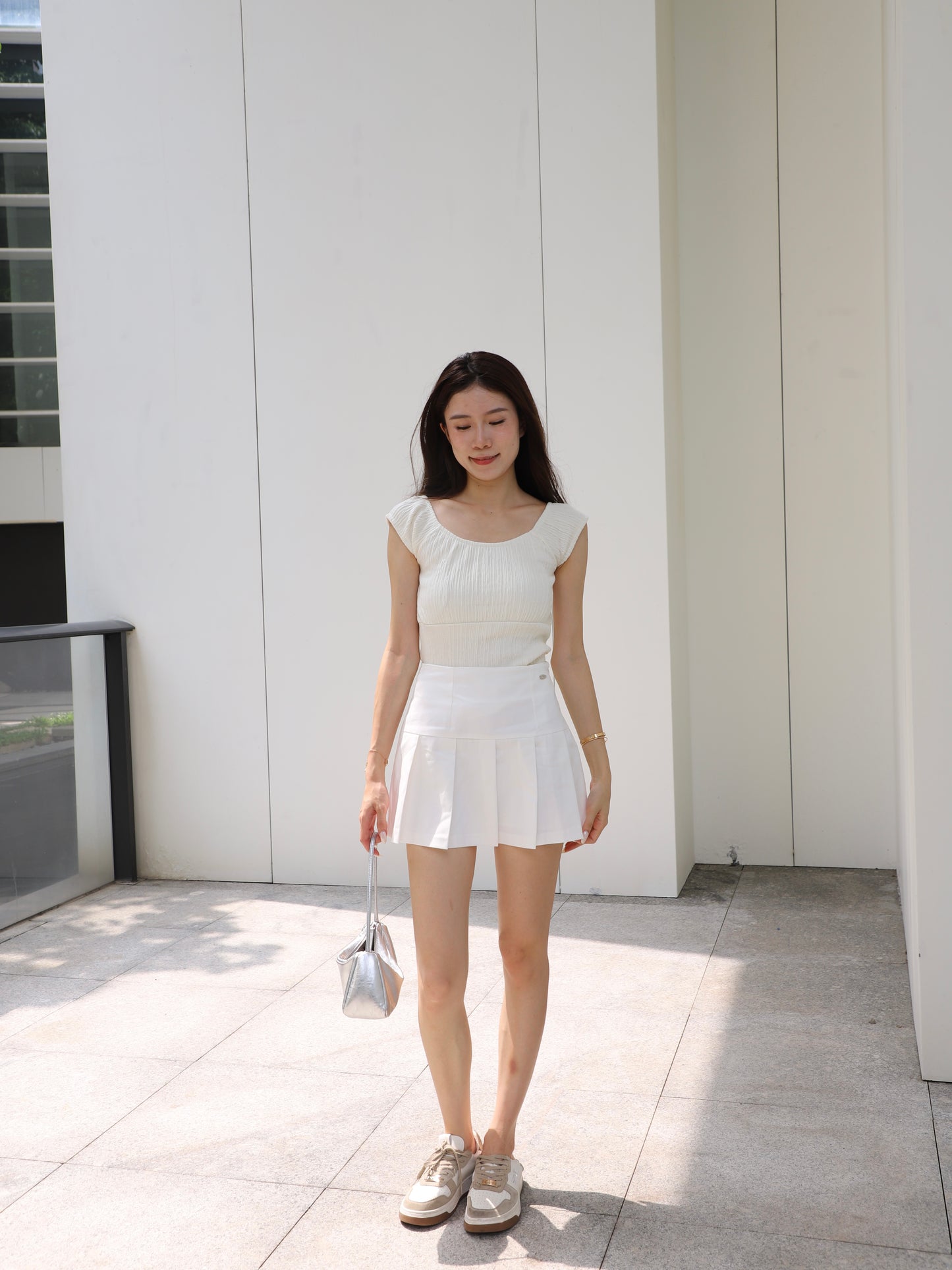 Basic T Shirt with Circle Neck