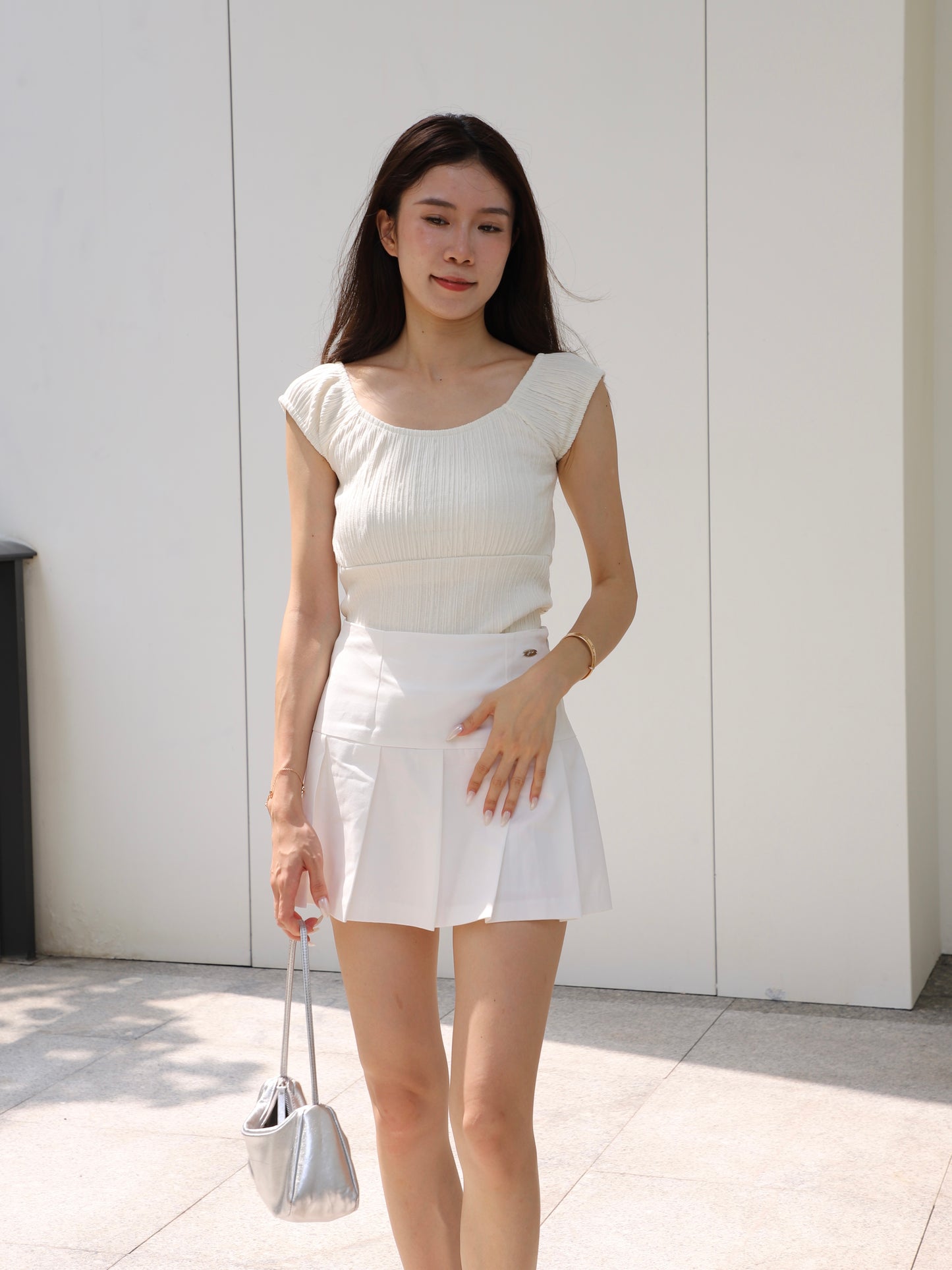 Basic T Shirt with Circle Neck