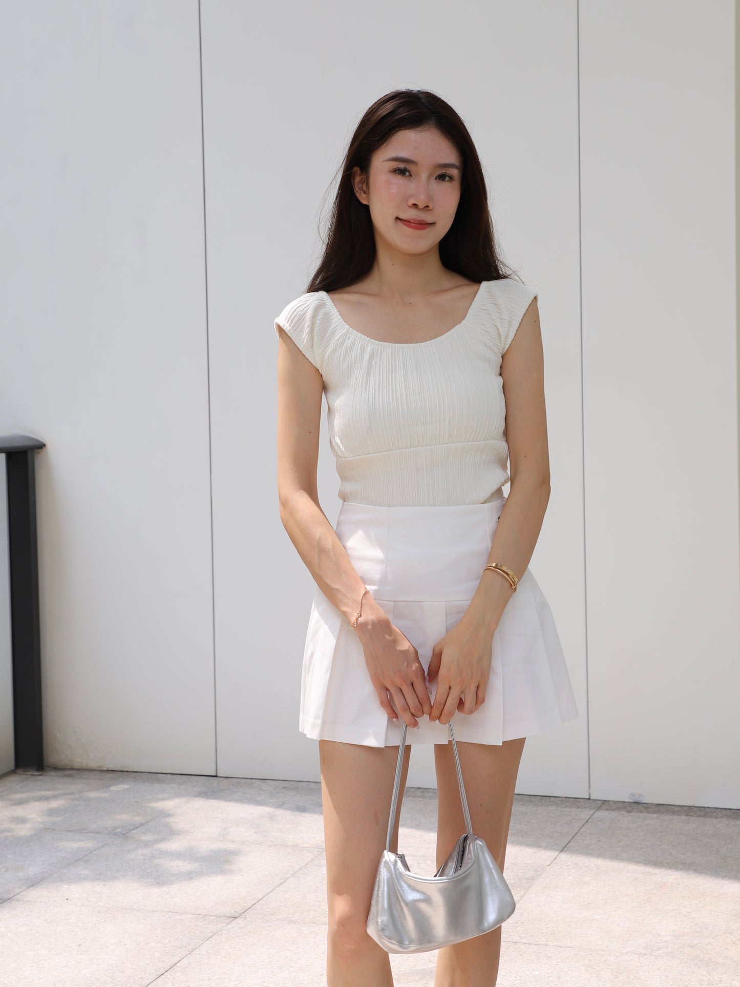 Basic T Shirt with Circle Neck