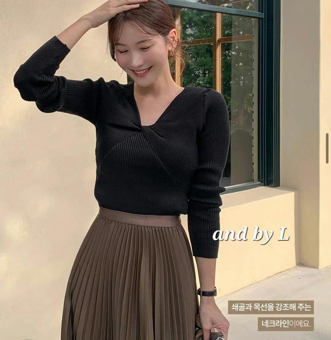 Ribbon Tied Knitted Long Sleeves Top