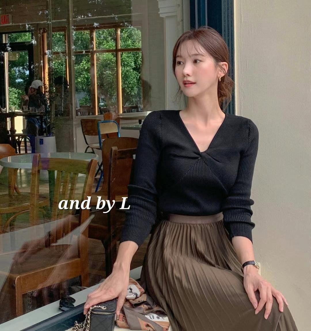 Ribbon Tied Knitted Long Sleeves Top