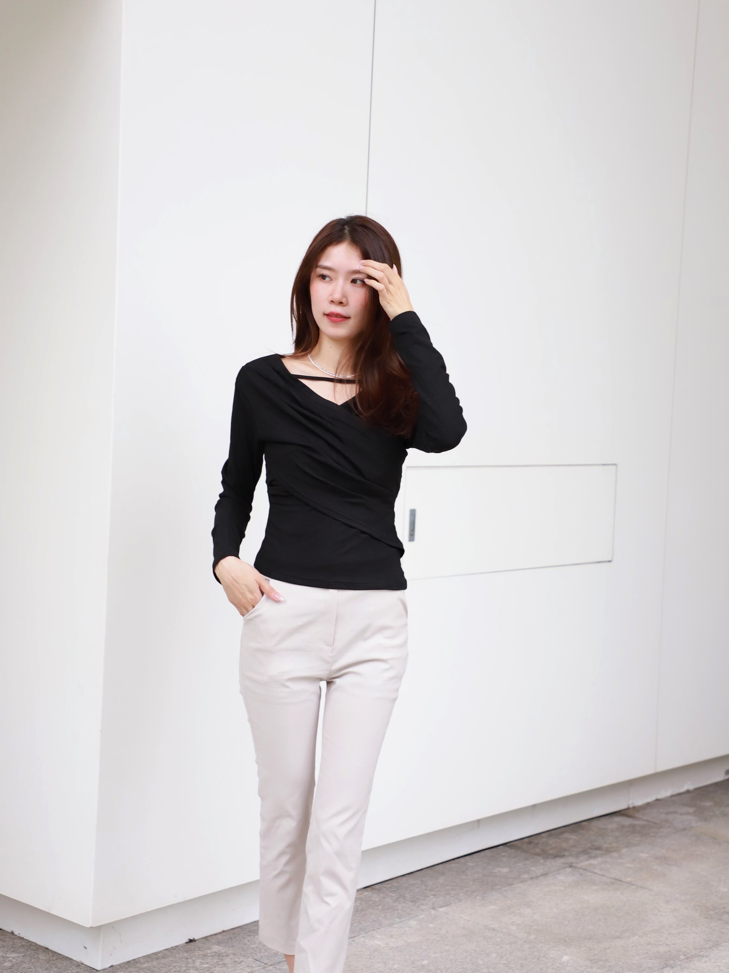 Strap on chest Long Sleeves Top
