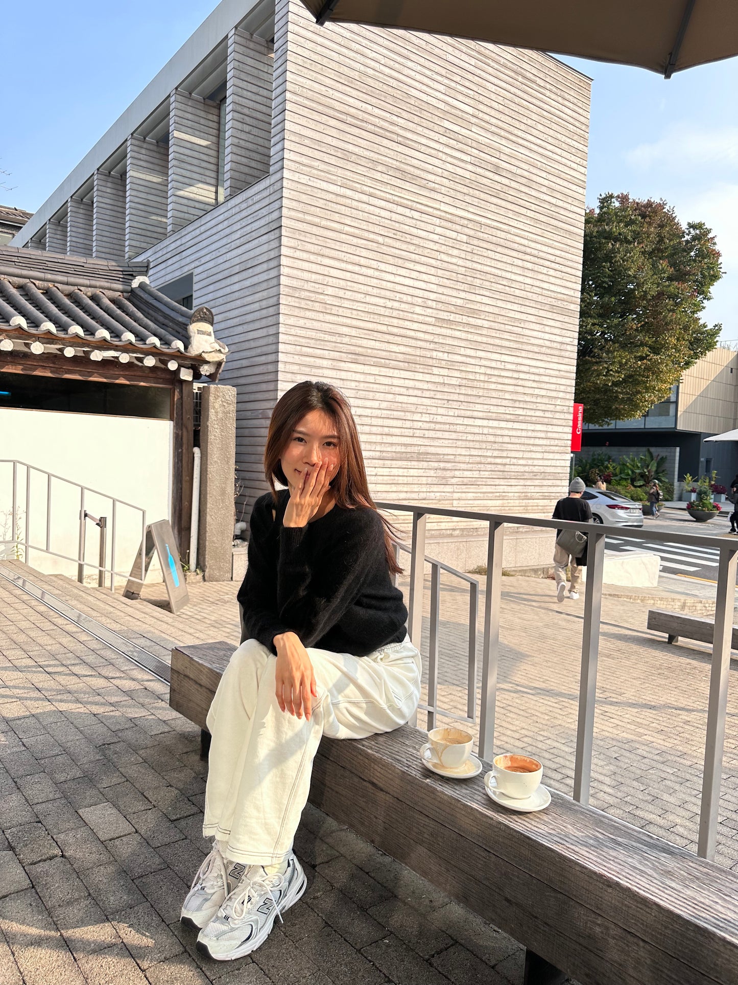 Holes on Shoulder Long Sleeves Sweater
