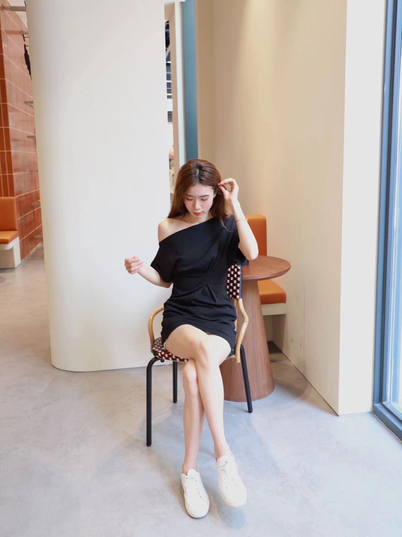 Lilian One Side off shoulder Mini Dress
