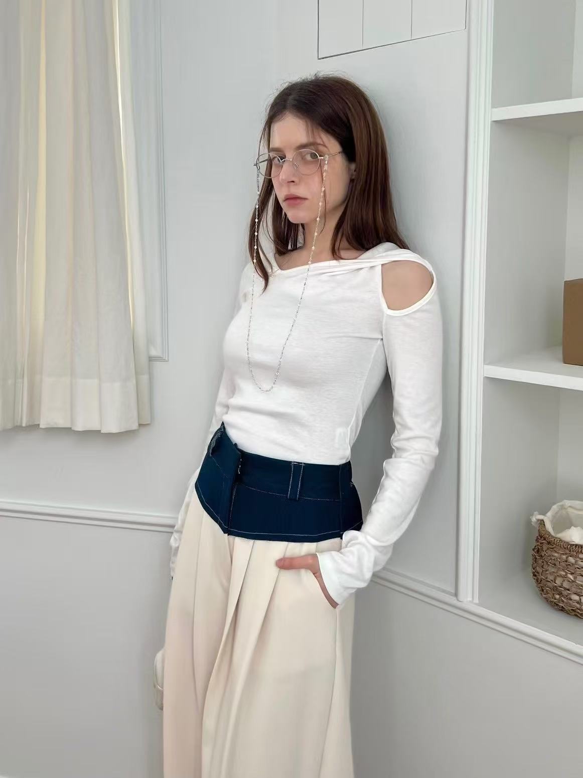 Holes Tied Long Sleeves Top