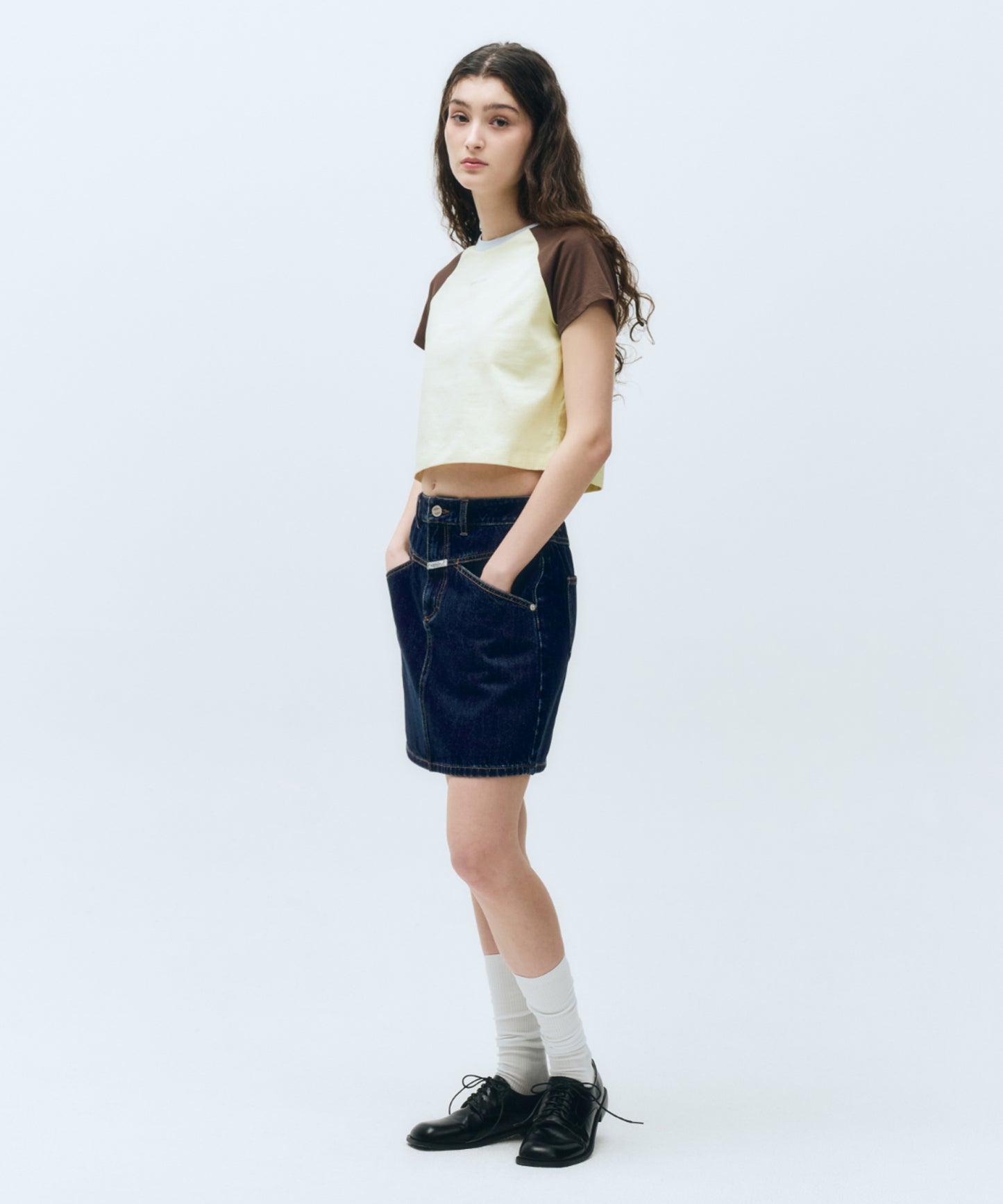 W 2-TONE RAGLAN CROP TEE