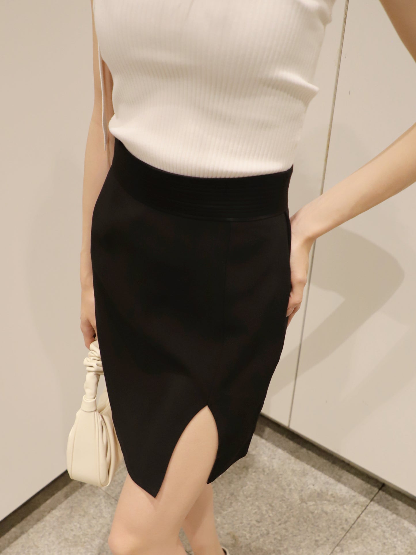 Basic Black Slit Skirt