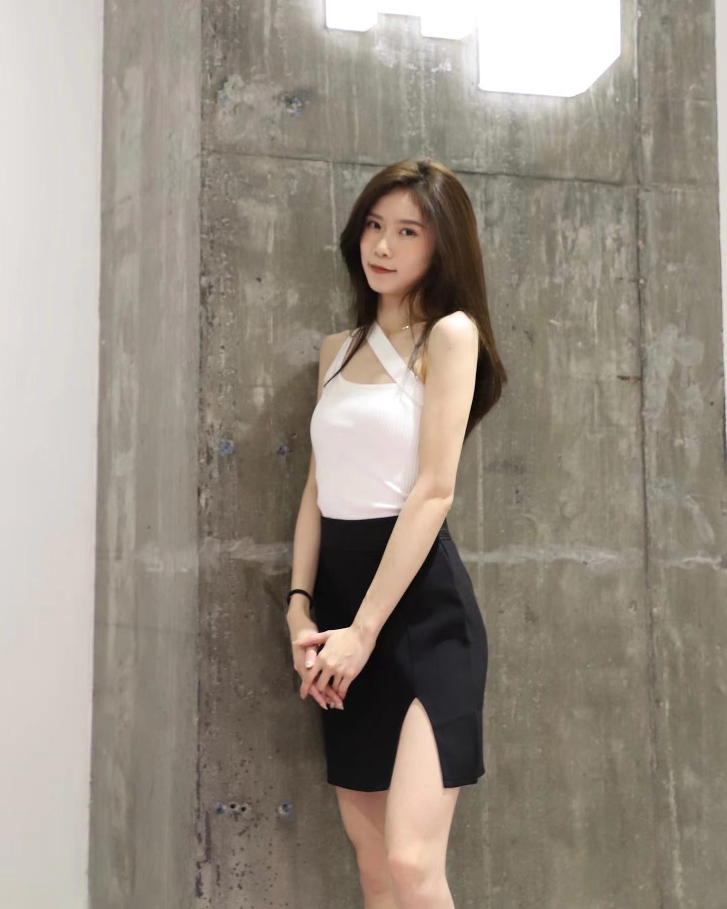 Basic Black Slit Skirt