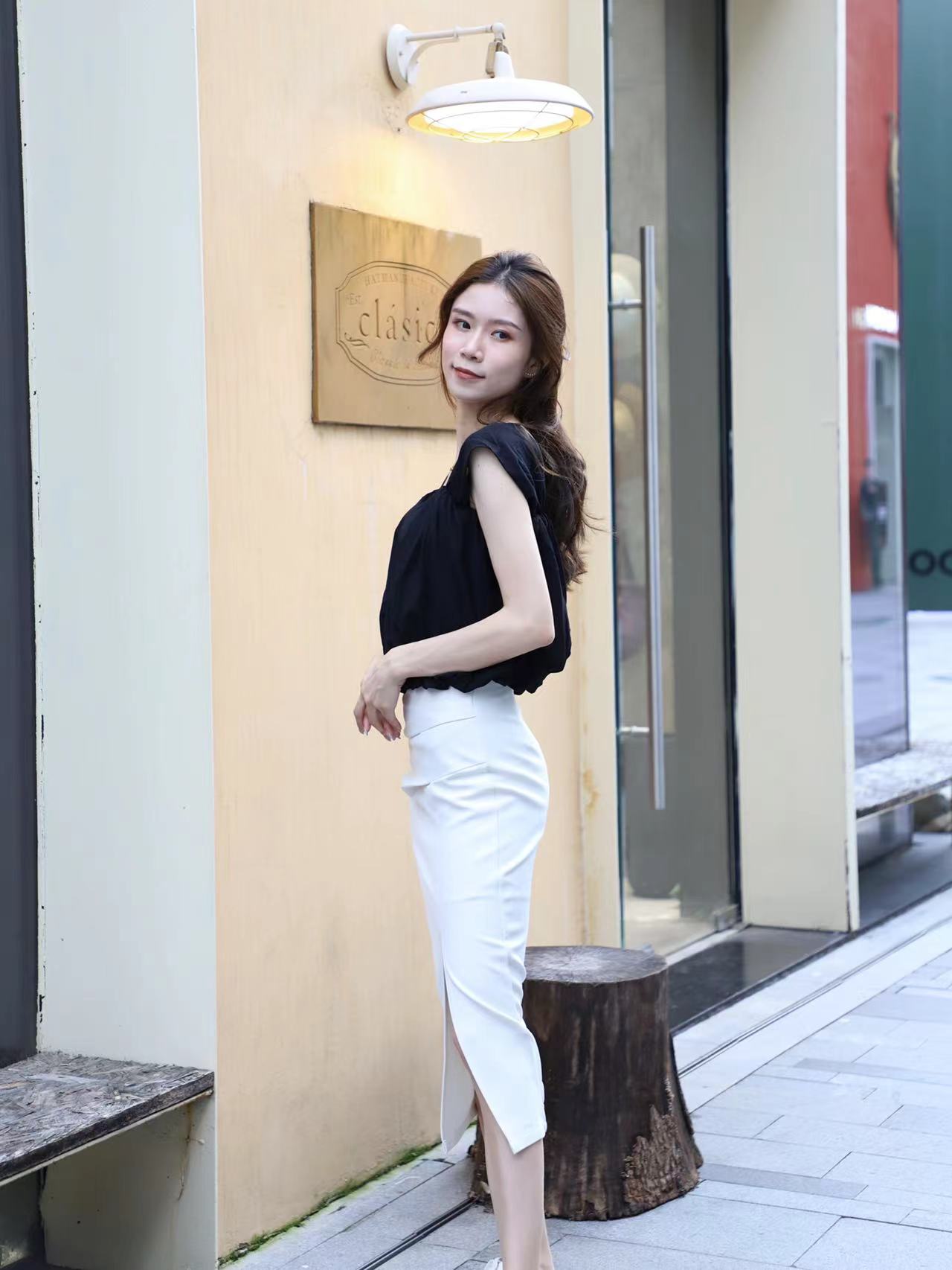 Midi Skirt with slit