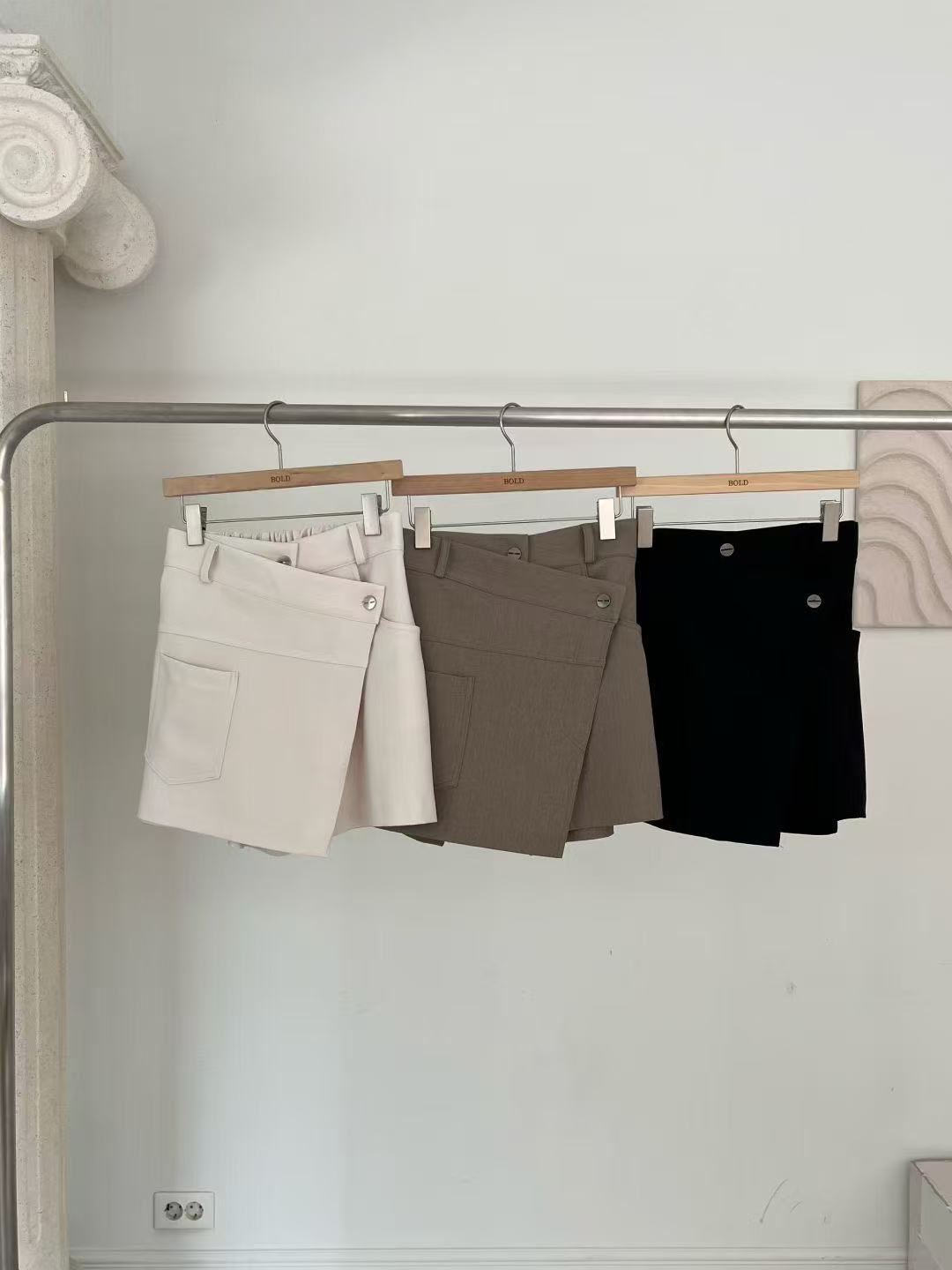2 buttons skirt shorts