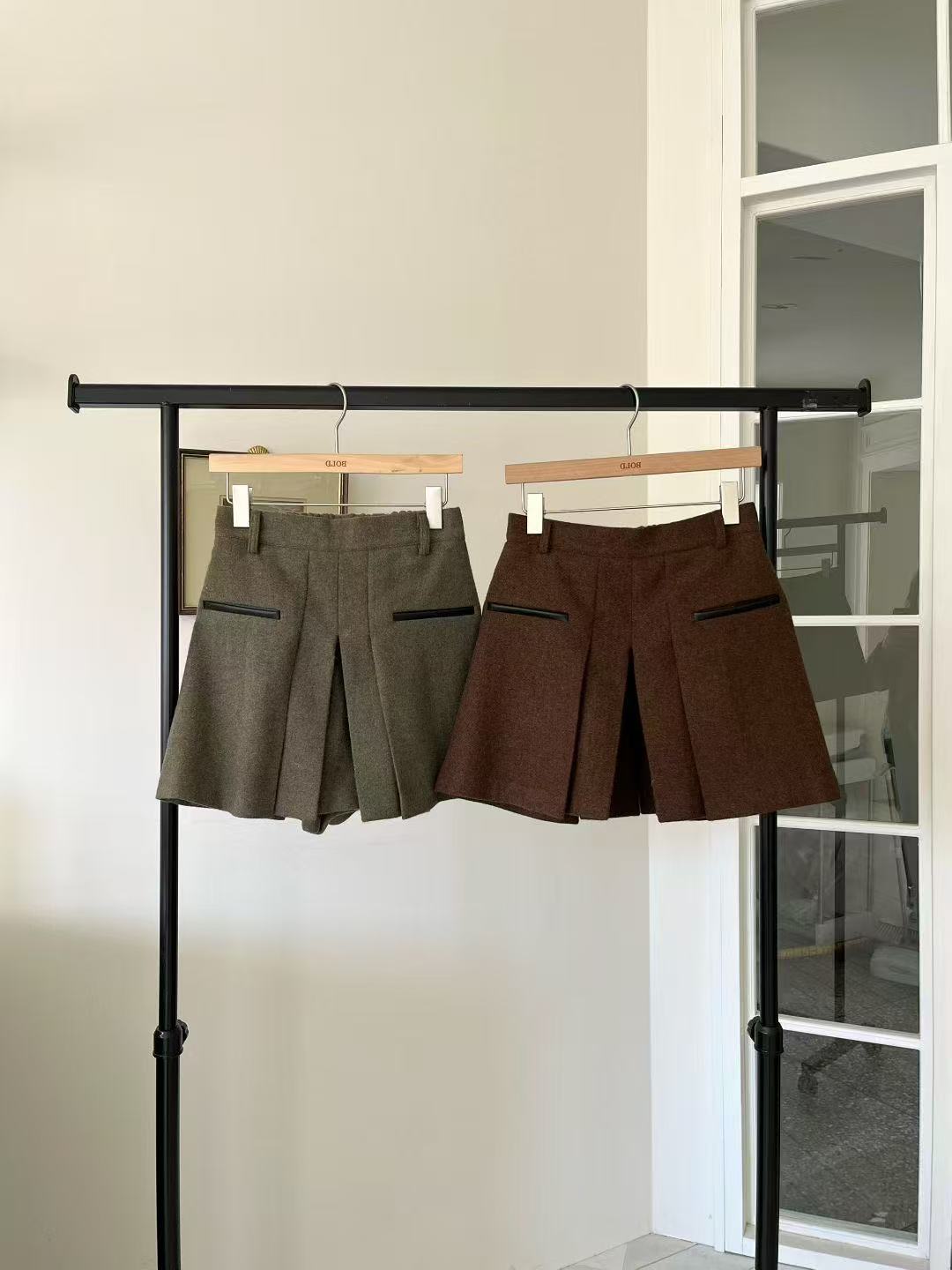 Leather Pleated Skirt Short