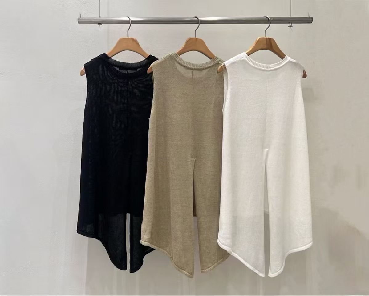 Back Slit Knitted Vest