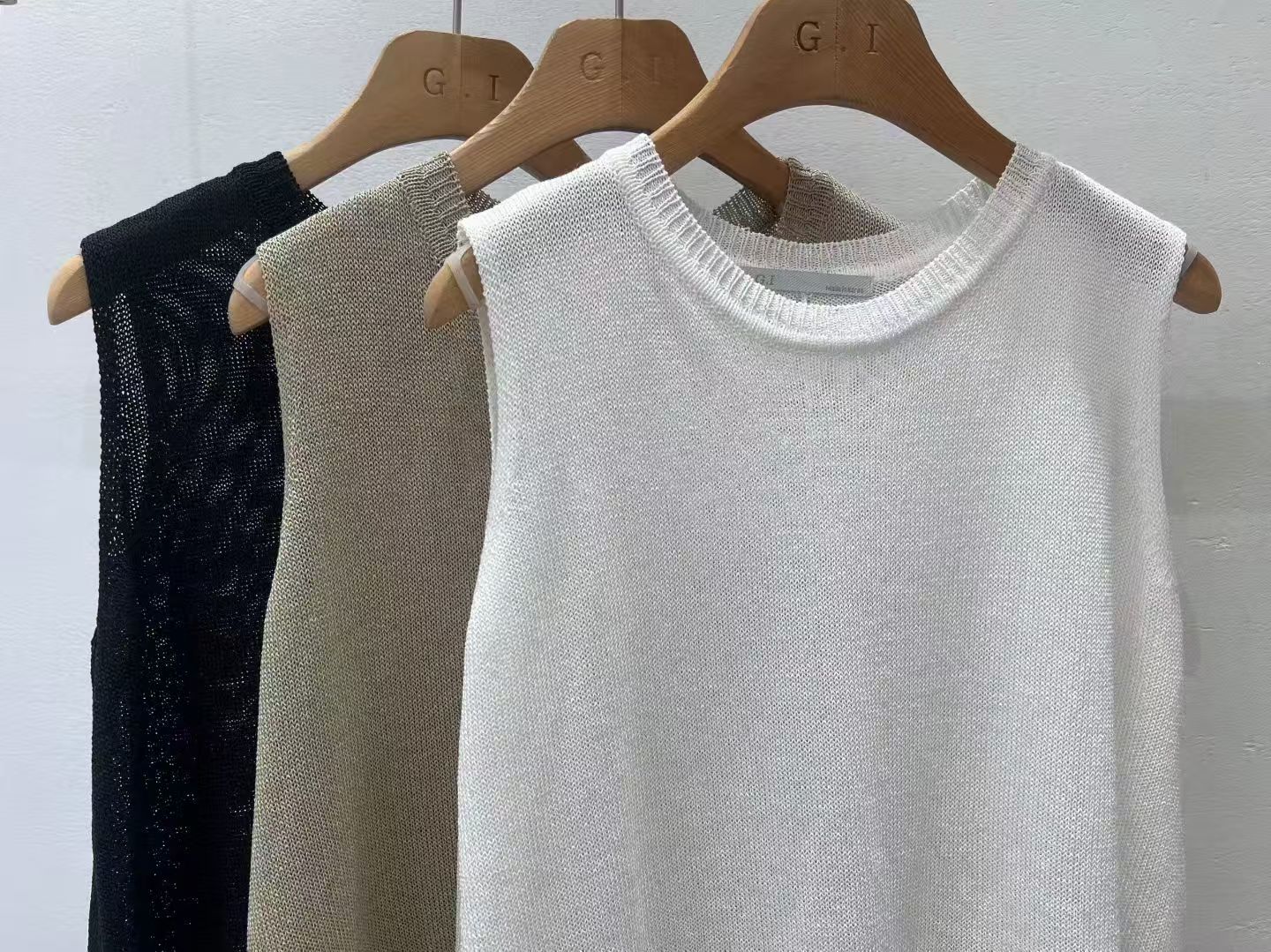 Back Slit Knitted Vest