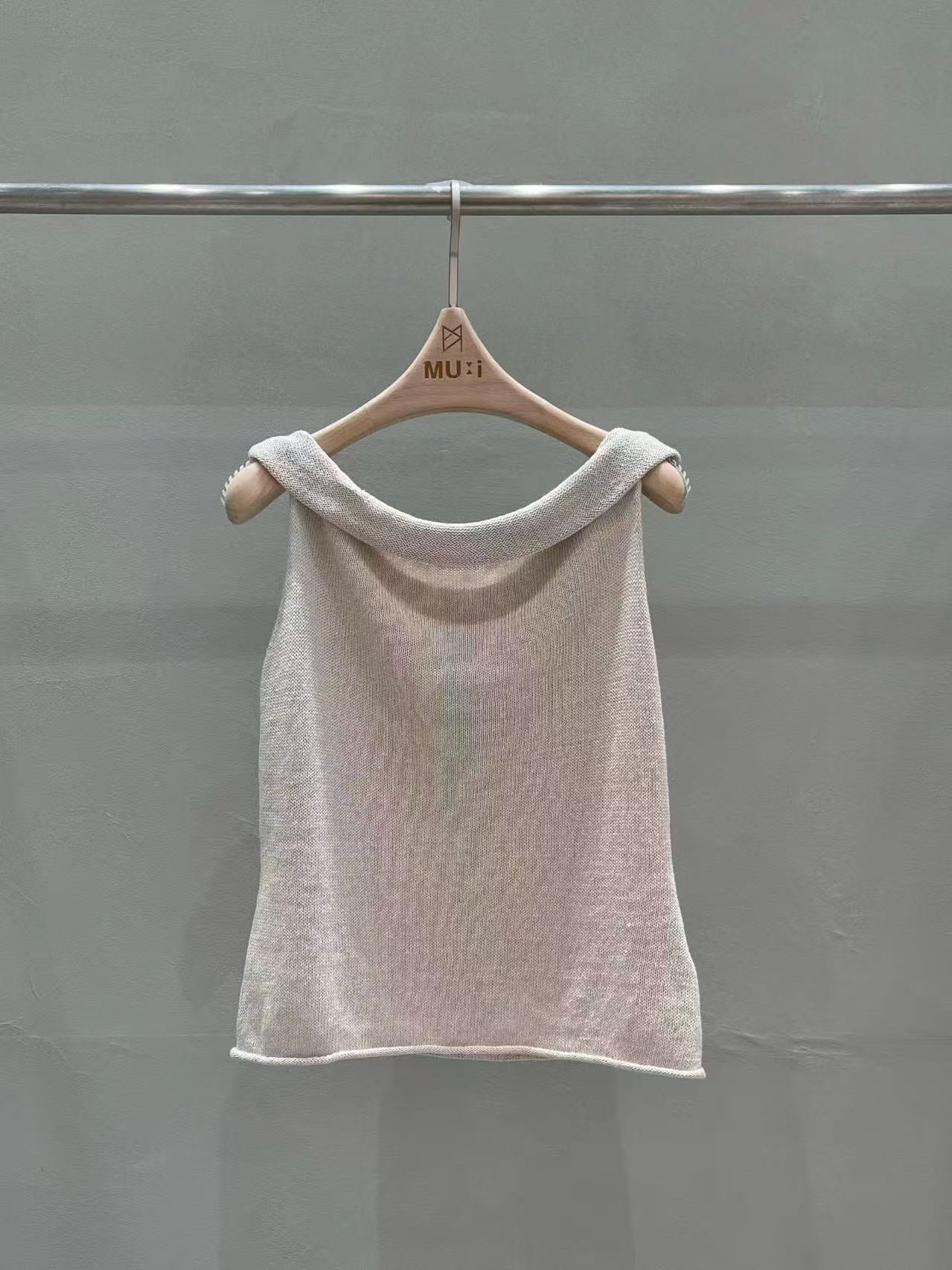 Off shoulder knitted top