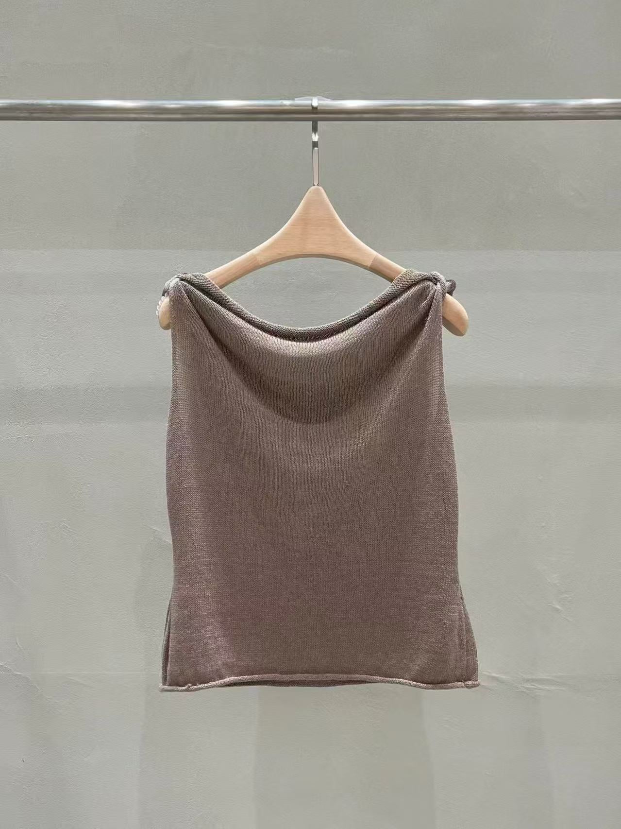Off shoulder knitted top