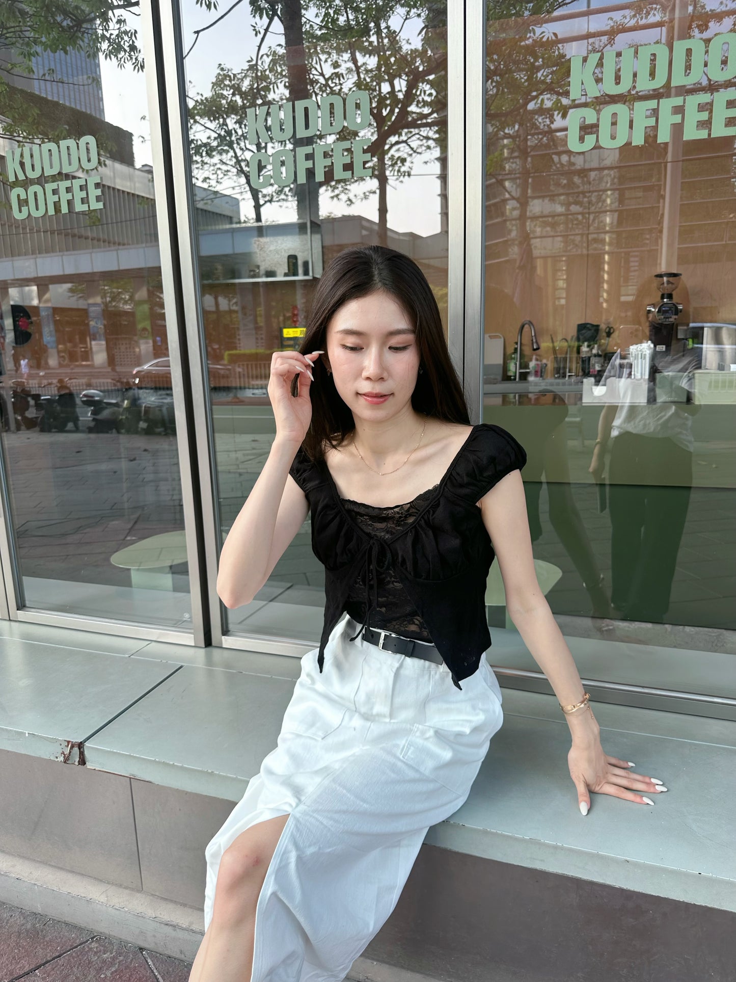 Lace Inside Tied T Top