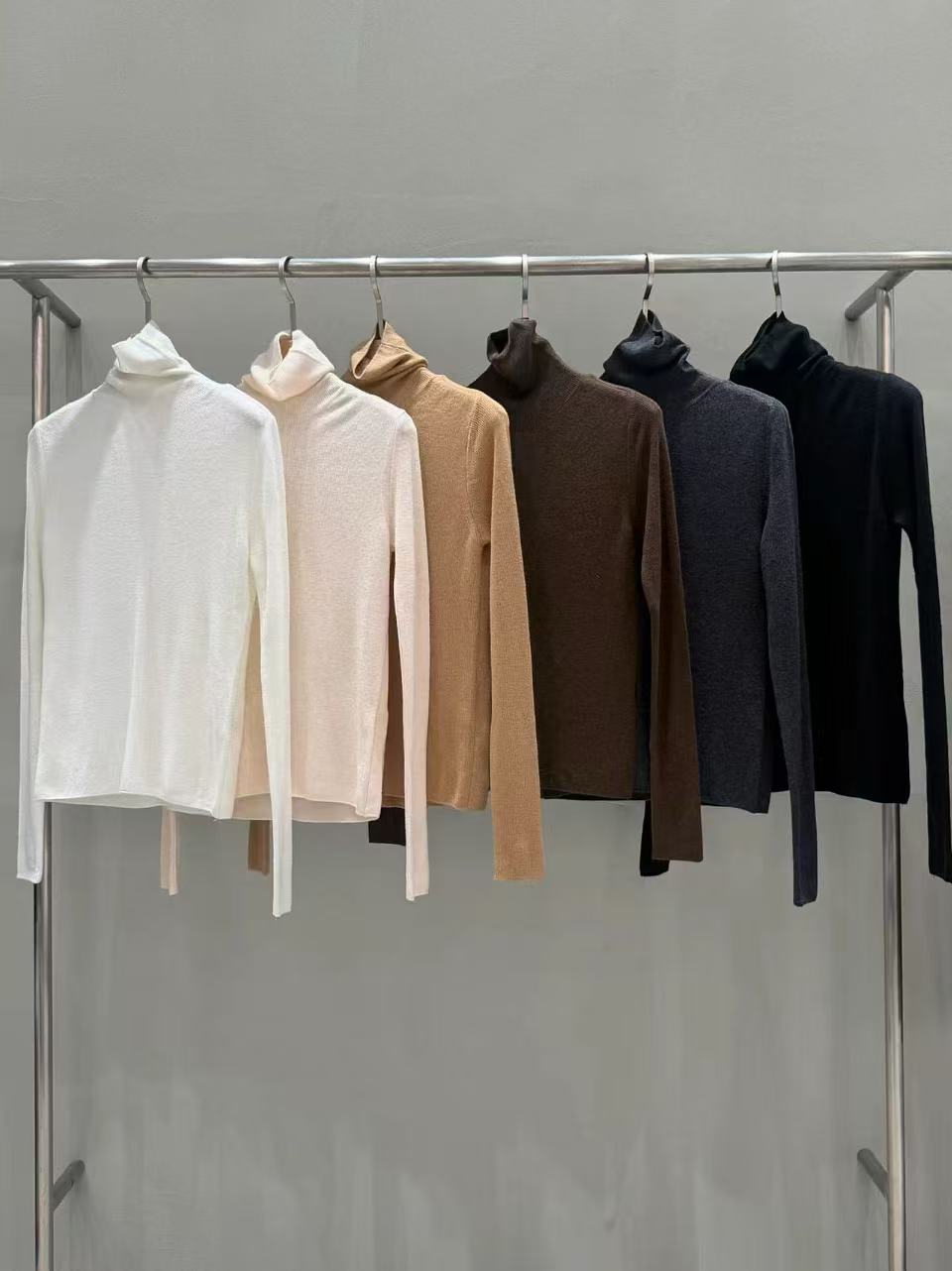 Turtleneck Slim Knit