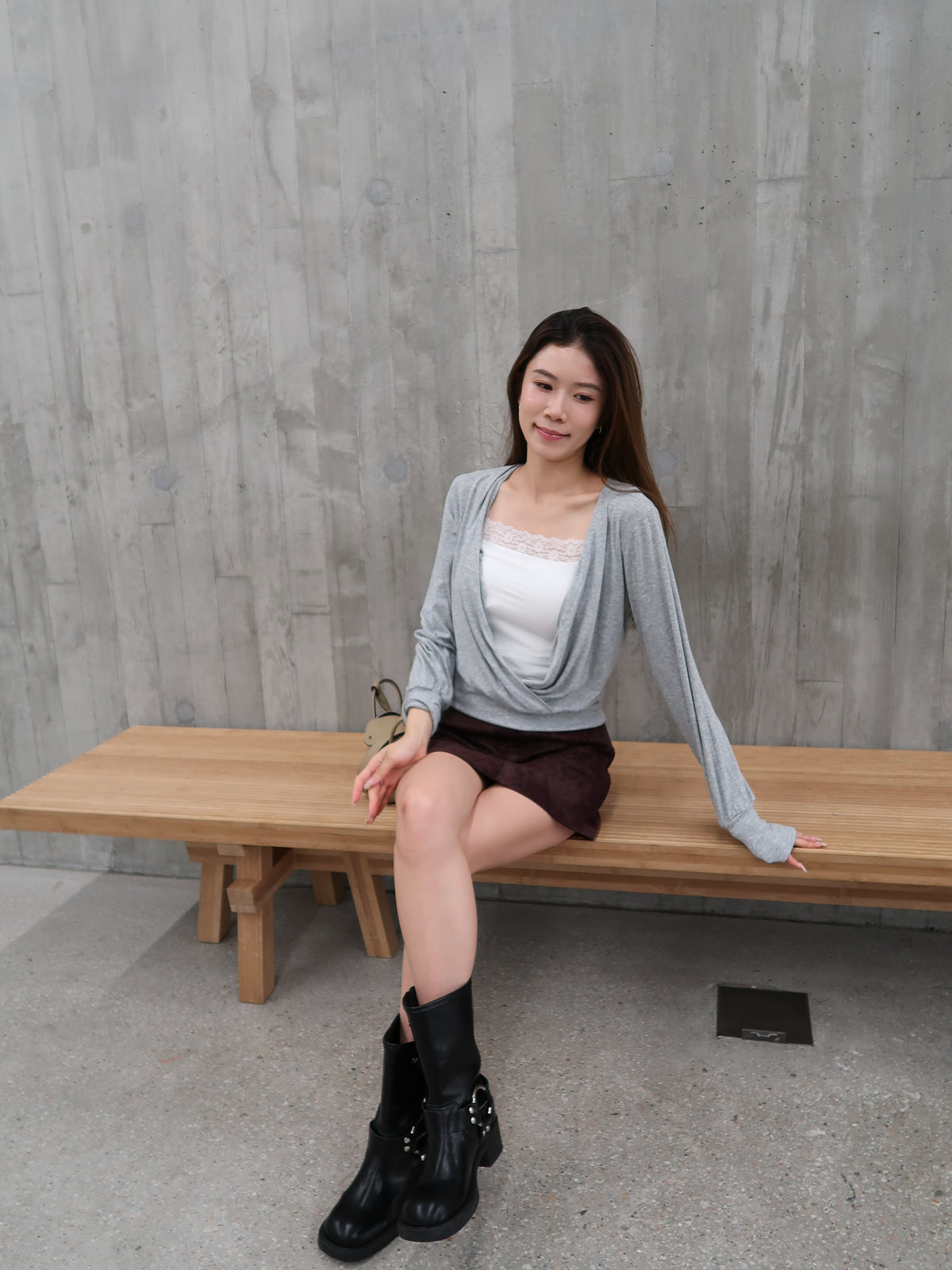 Big v neck thin top