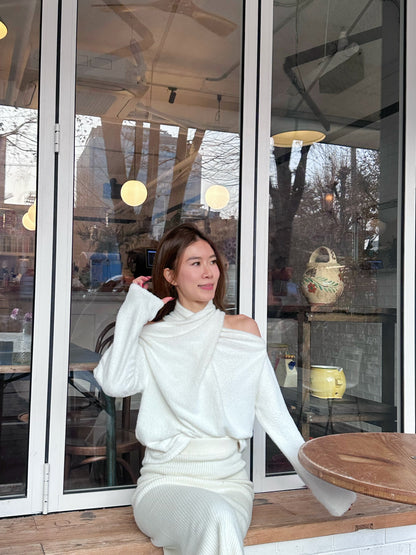 Cross Shoulder Fluffy Long Sleeves Top