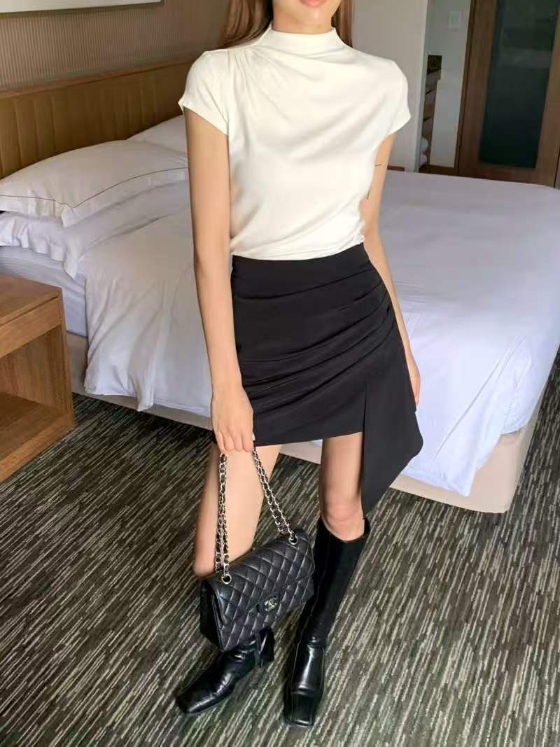 Shoulder‑tuck Slim Top