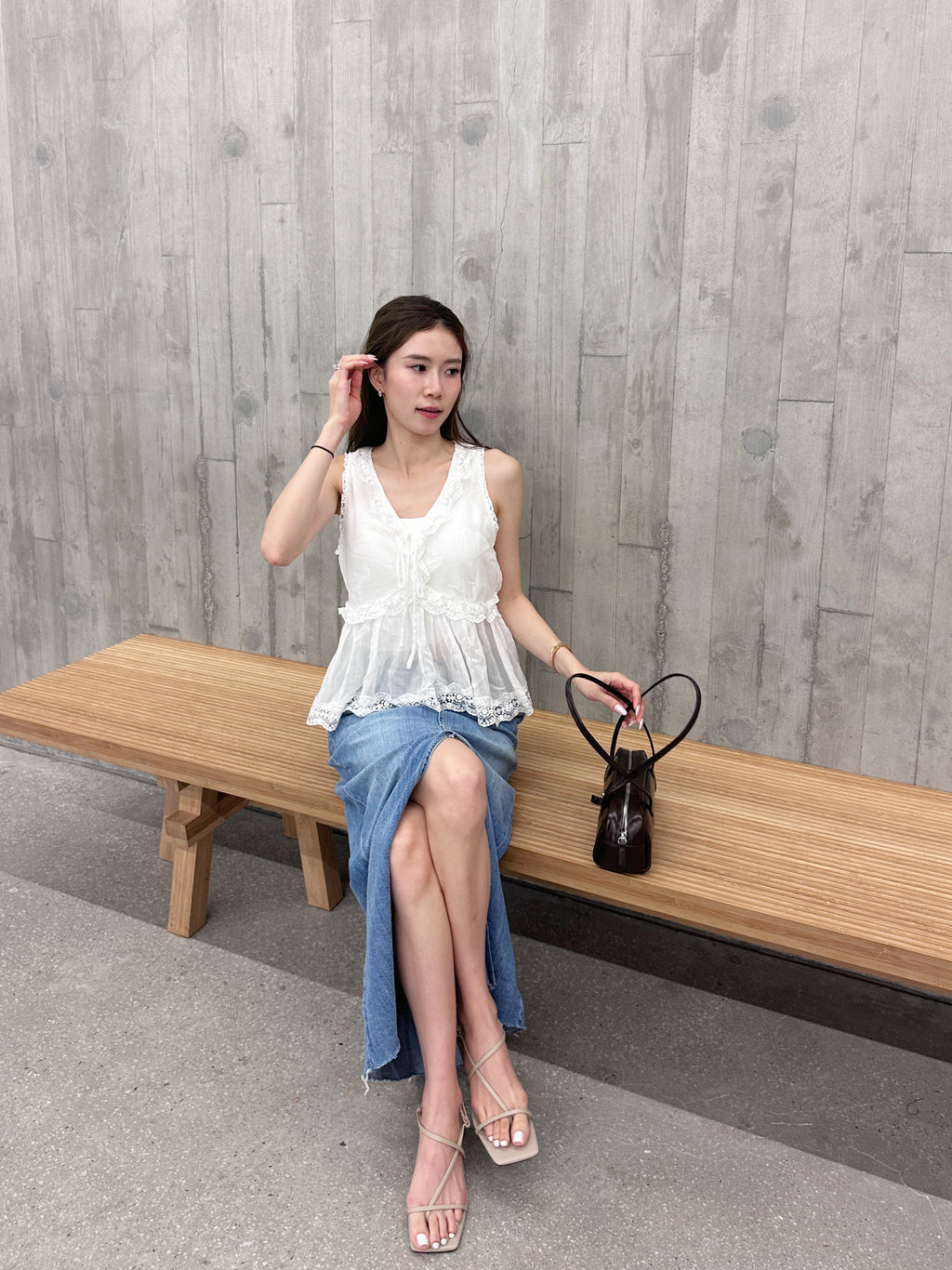 A lined Denim Slit Skirt