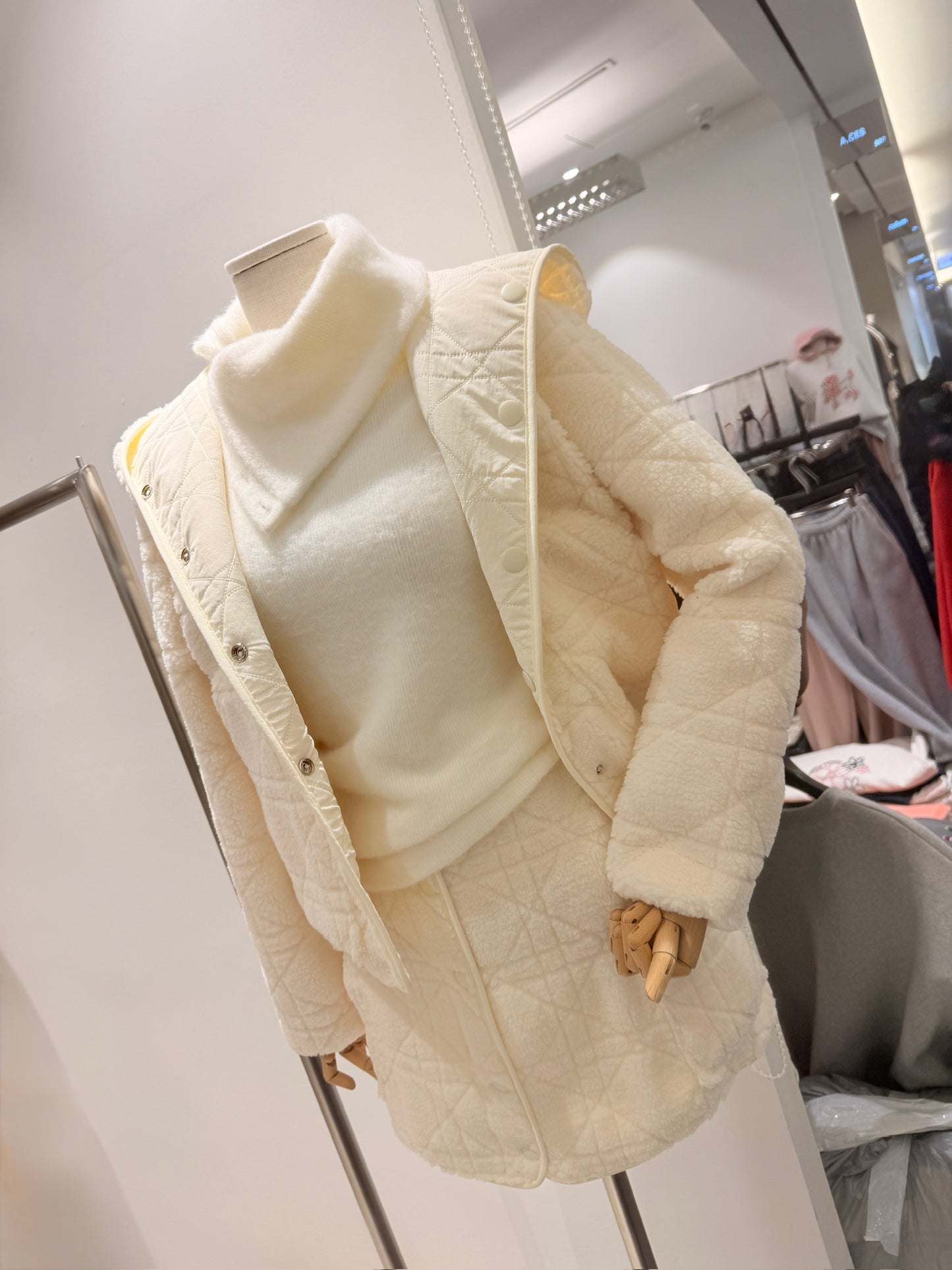 Fluffy High End Hooded Jacket