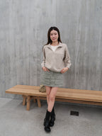 White base collar knitted sweater
