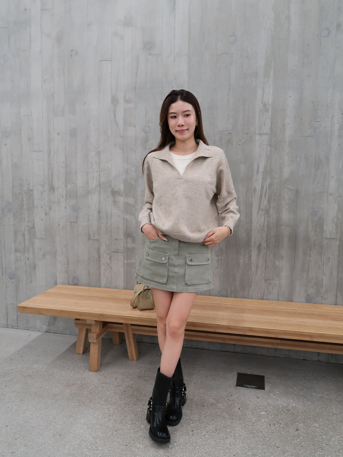 White base collar knitted sweater