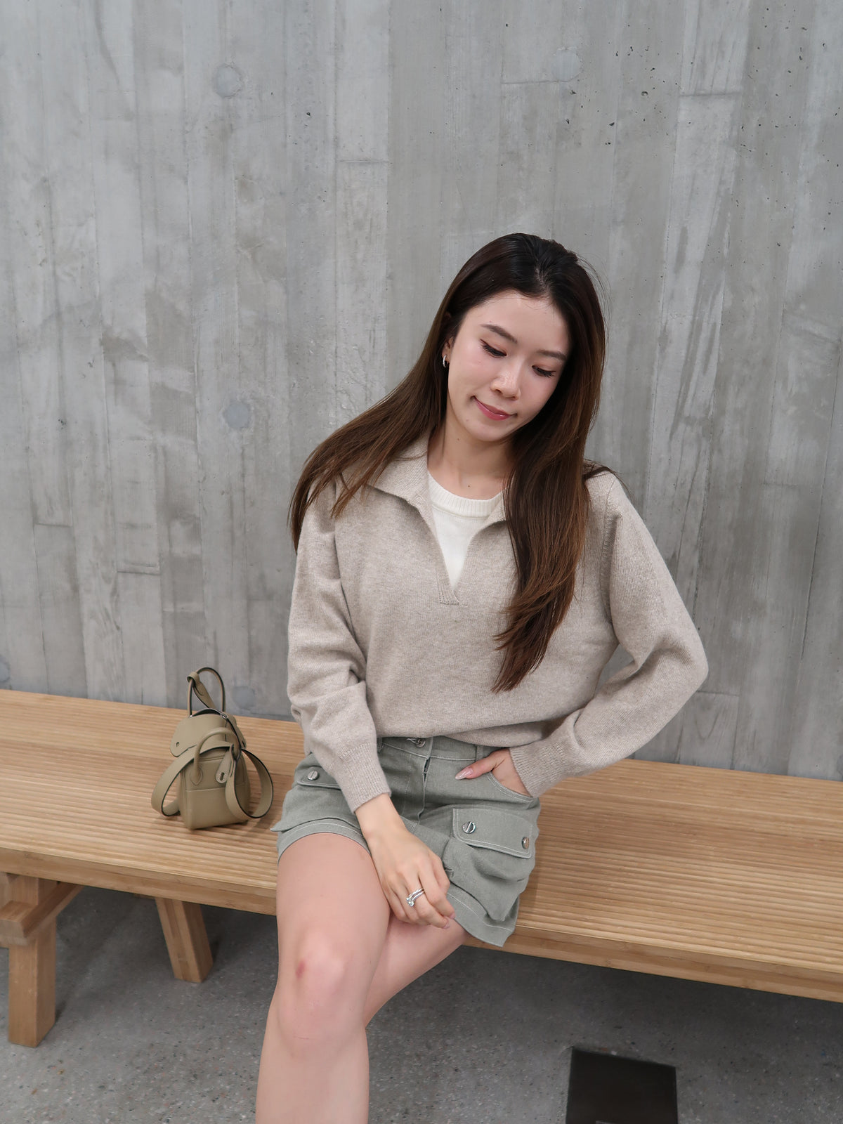 White base collar knitted sweater