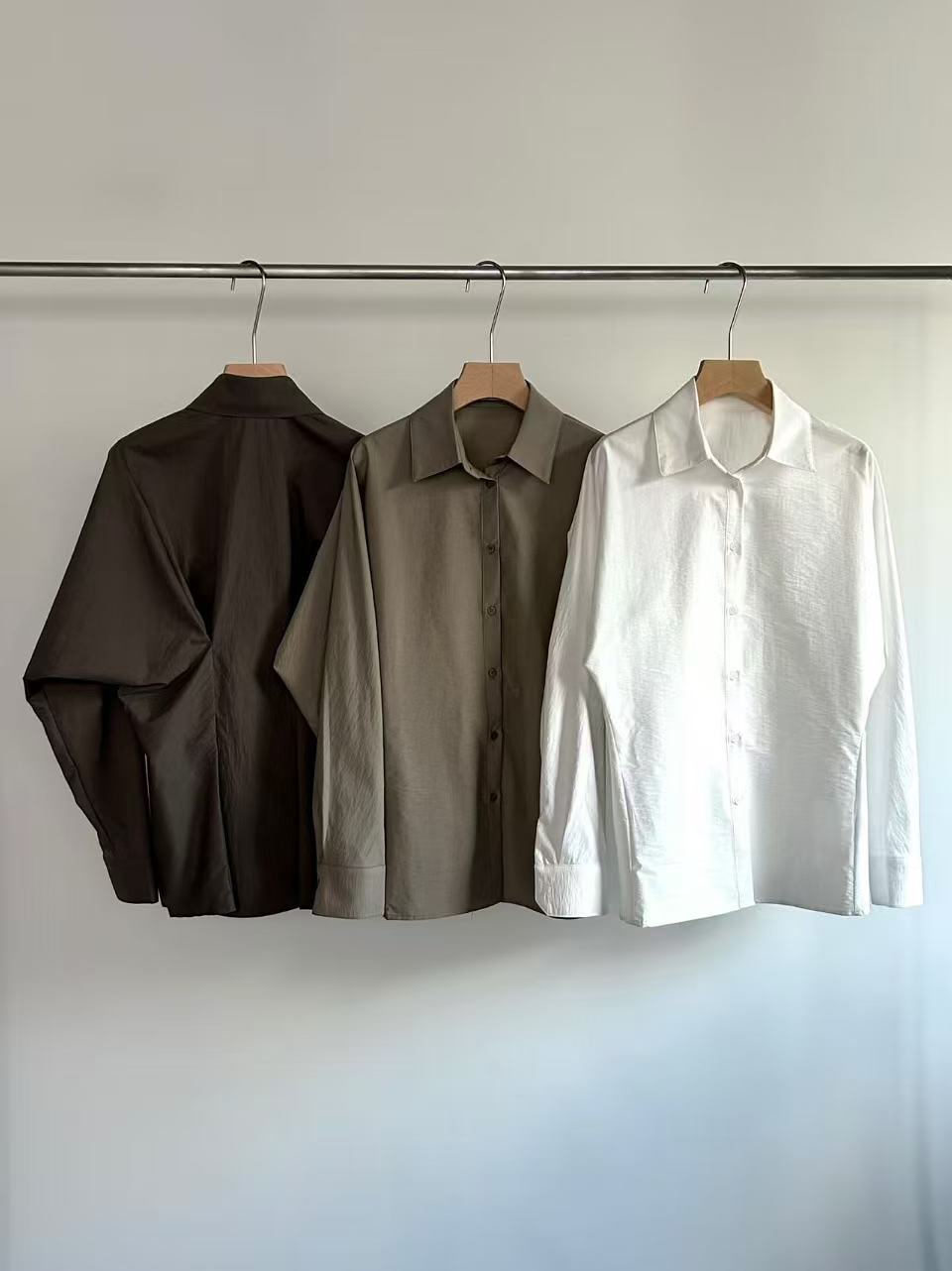 Tuck‑back Collared Shirt
