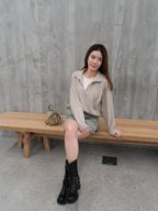 White base collar knitted sweater