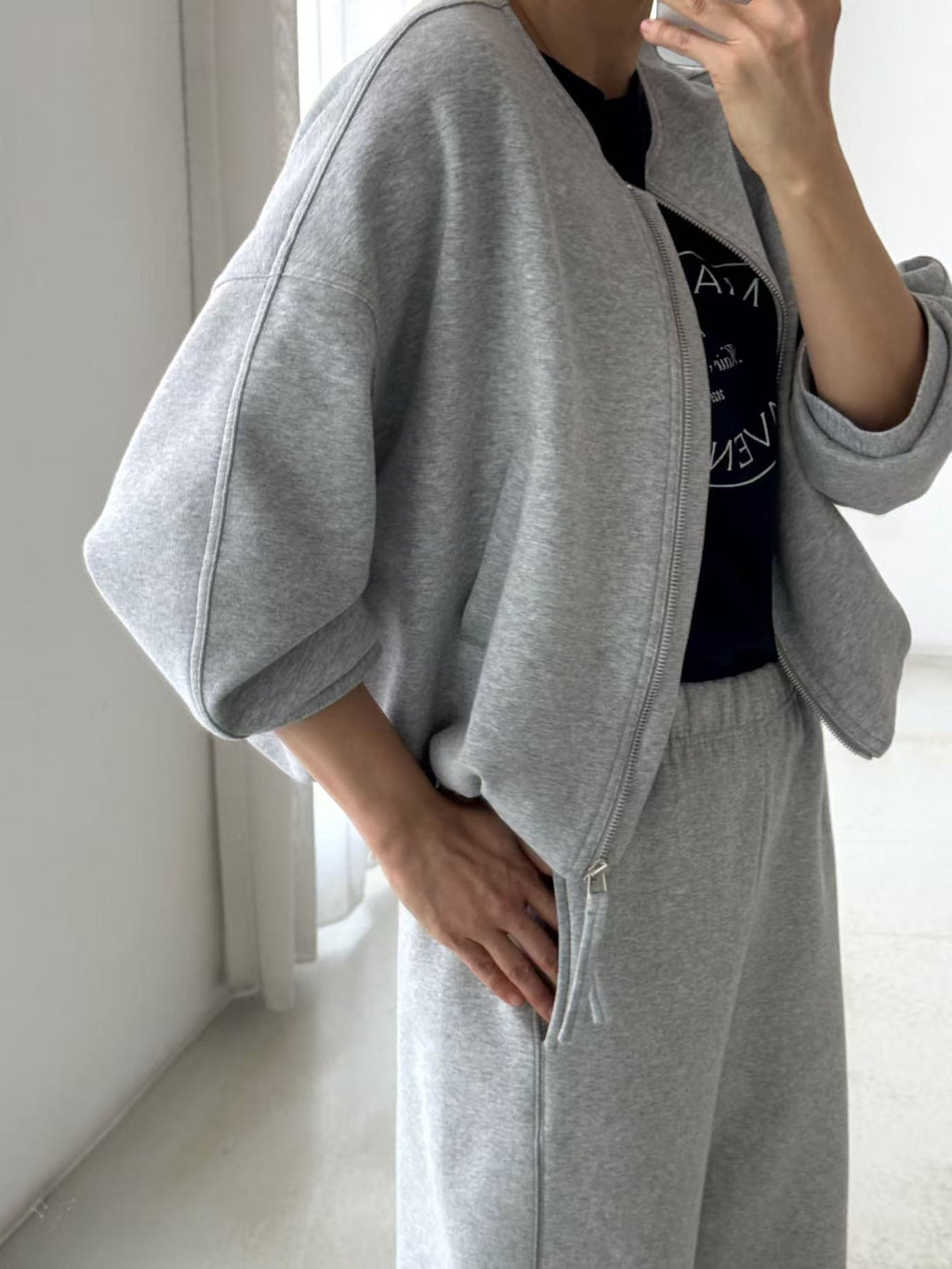 Solid Color Cropped Sweatshirt