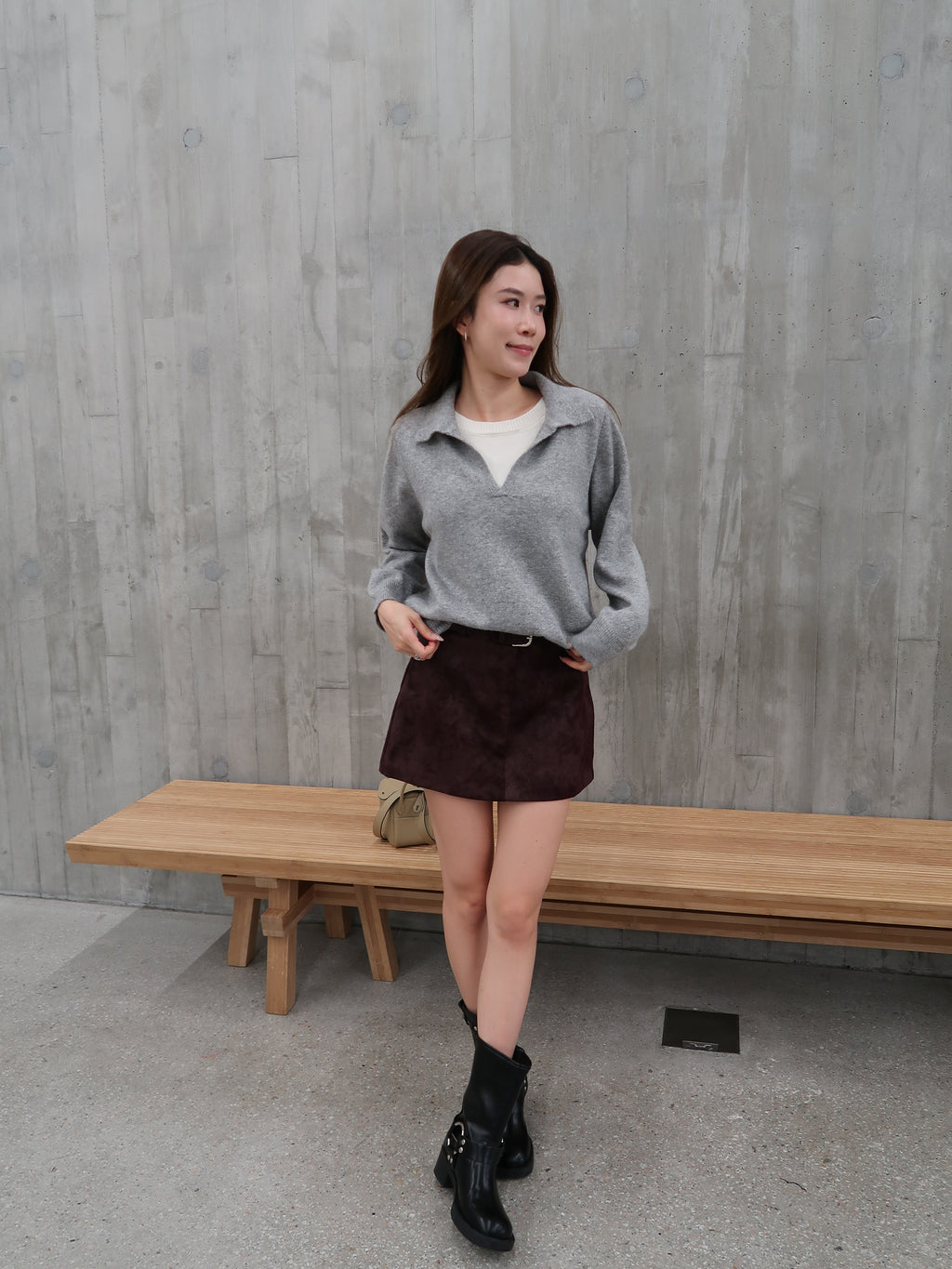 White base collar knitted sweater
