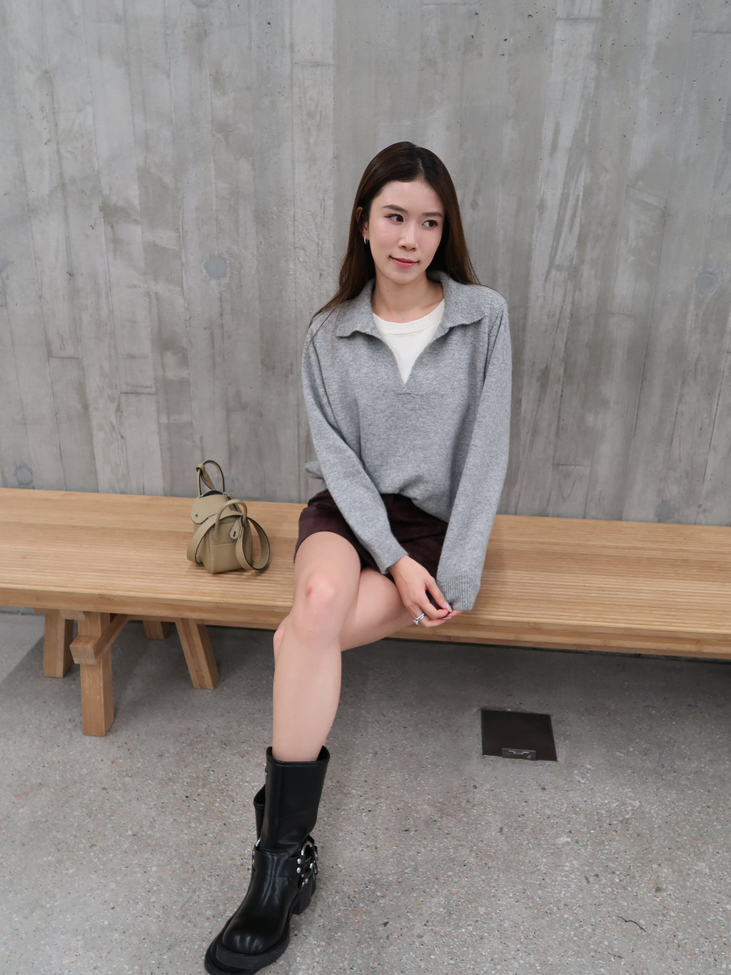 White base collar knitted sweater