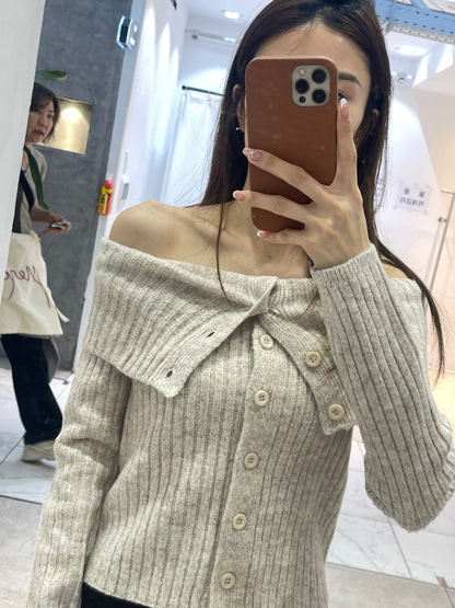 Over Flip Button Knitted Long Sleeves Top
