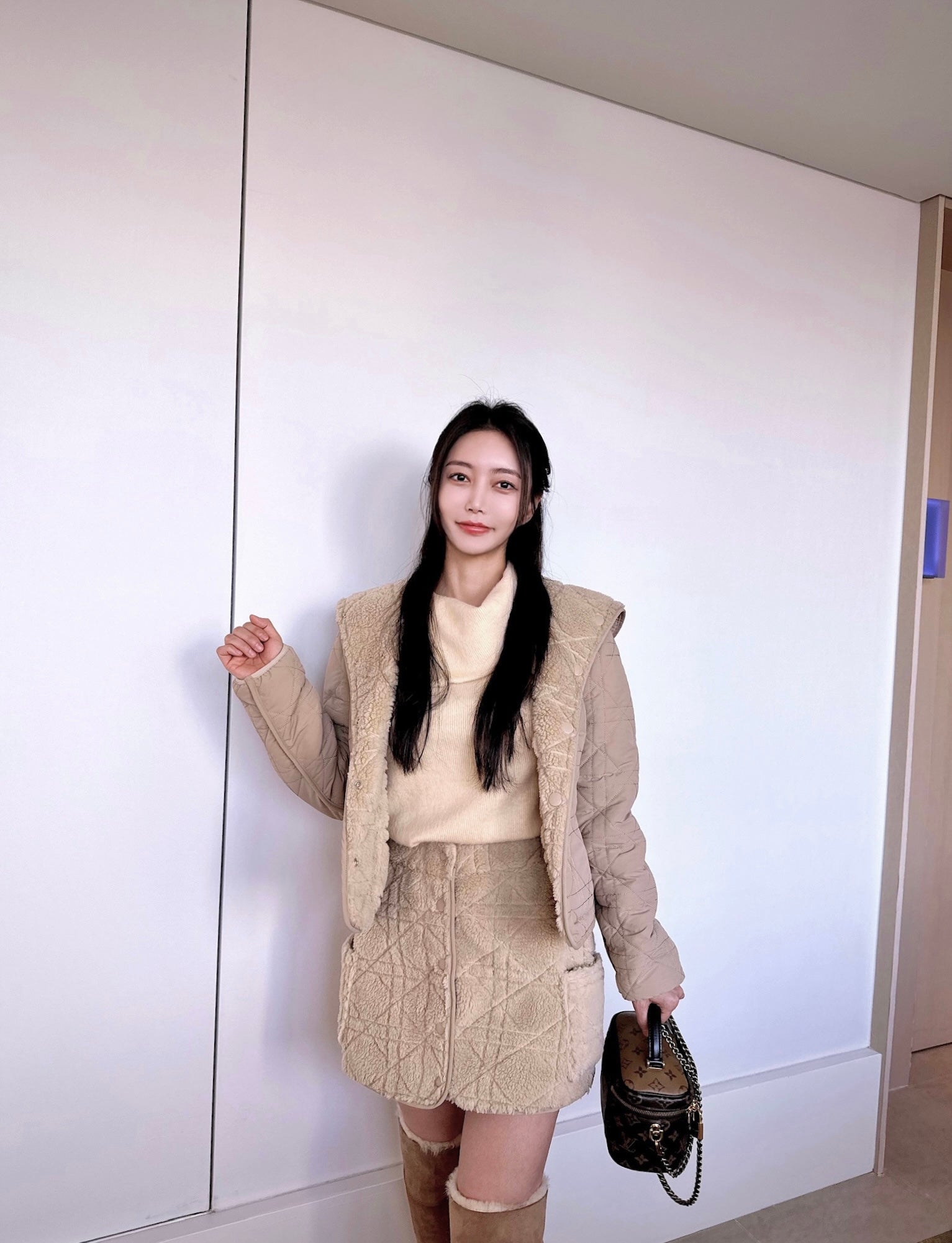 Fluffy High End Hooded Jacket