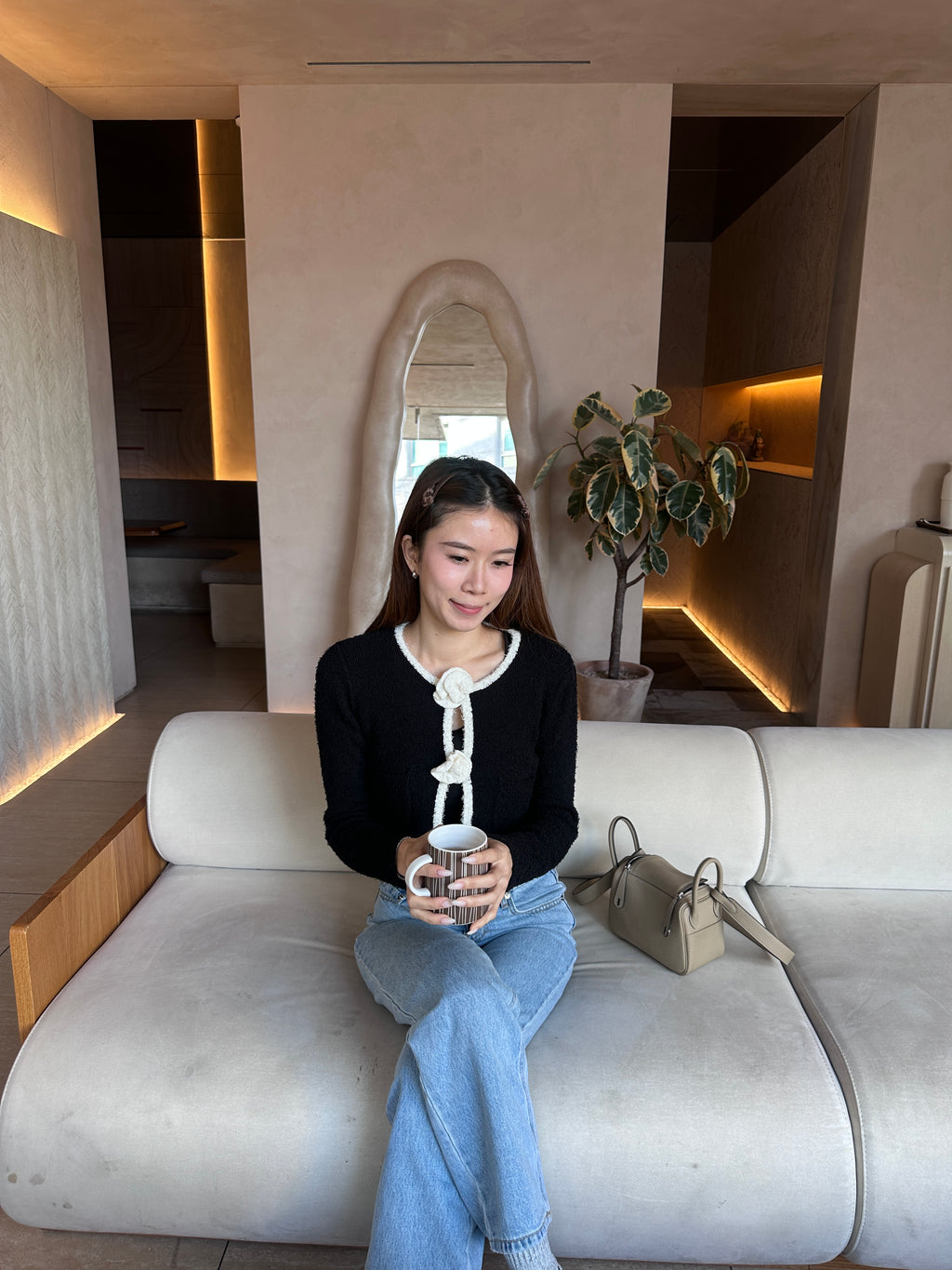 Rosy Outline Cropped Sweater