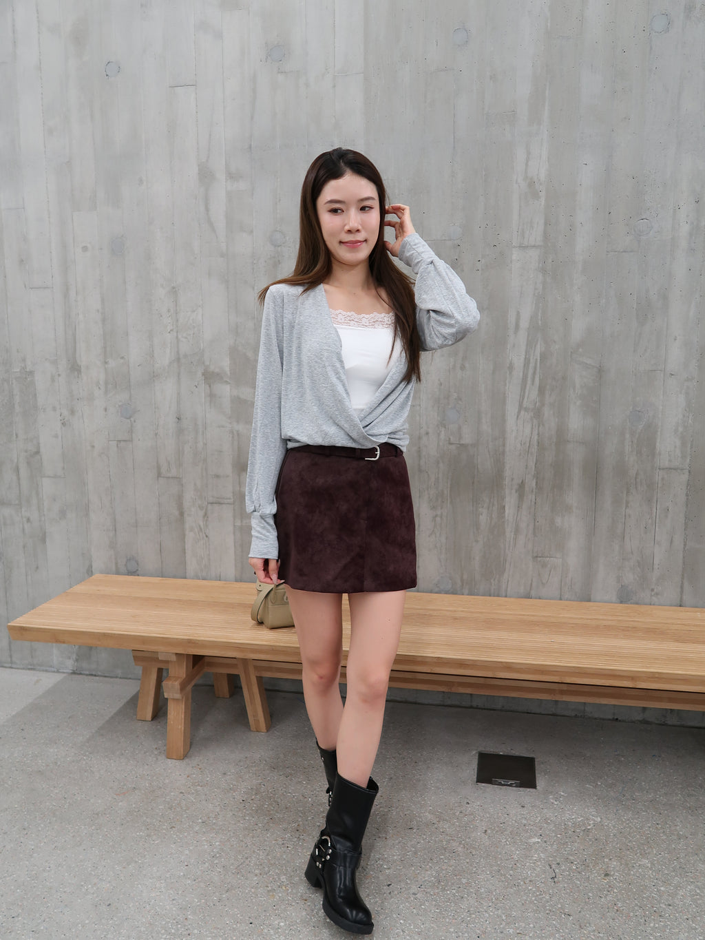 Big v neck thin top